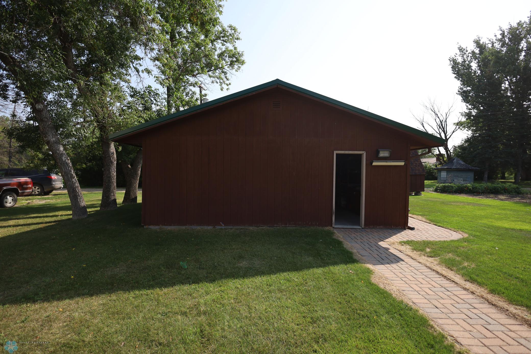 508 W Kittson Ave, Kennedy, MN 56733