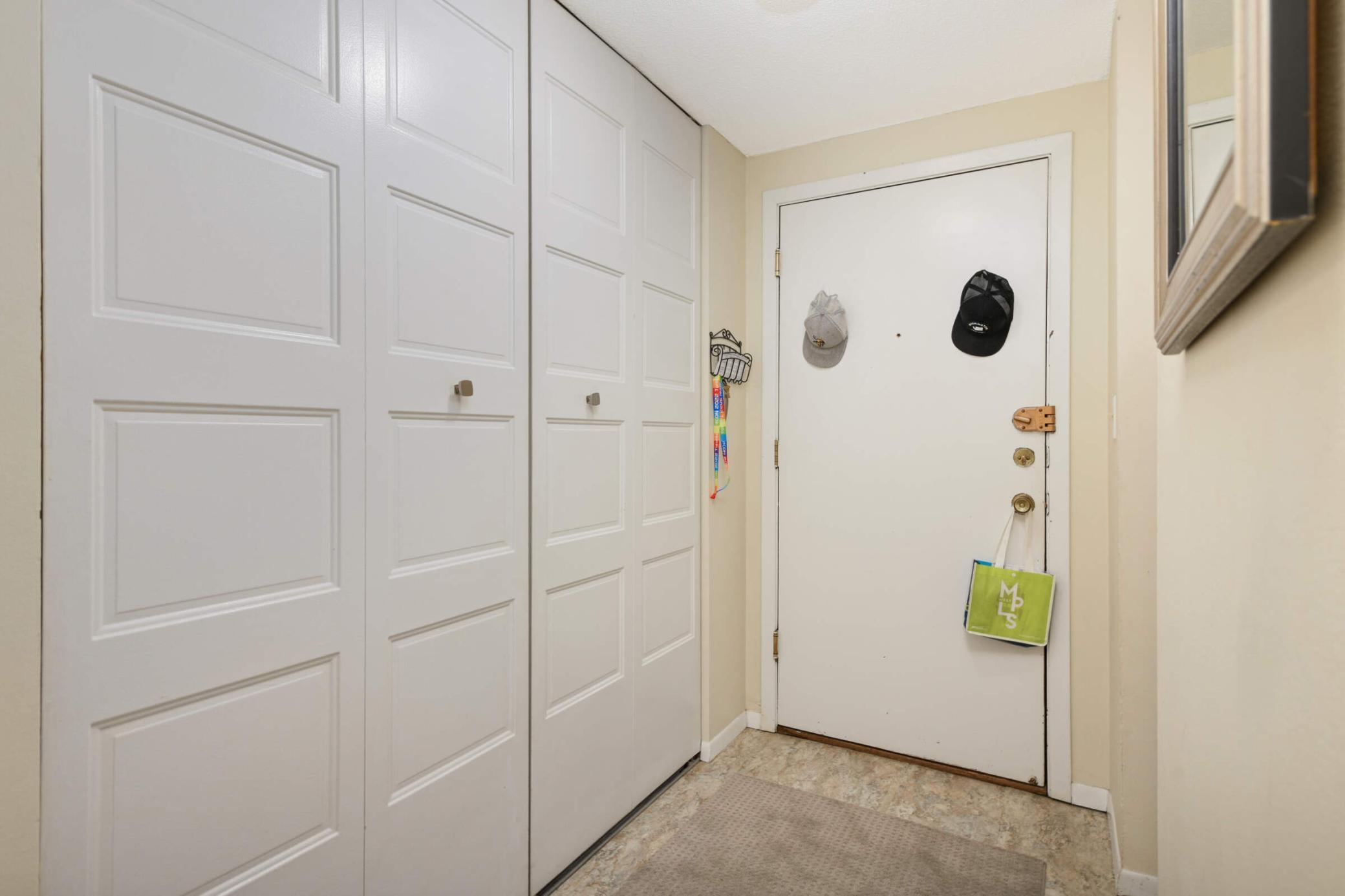 450 Ford Rd #203, Saint Louis Park, MN 55426