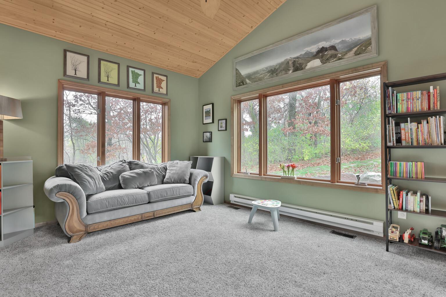 364 Toenjes Pl E, Maplewood, MN 55117