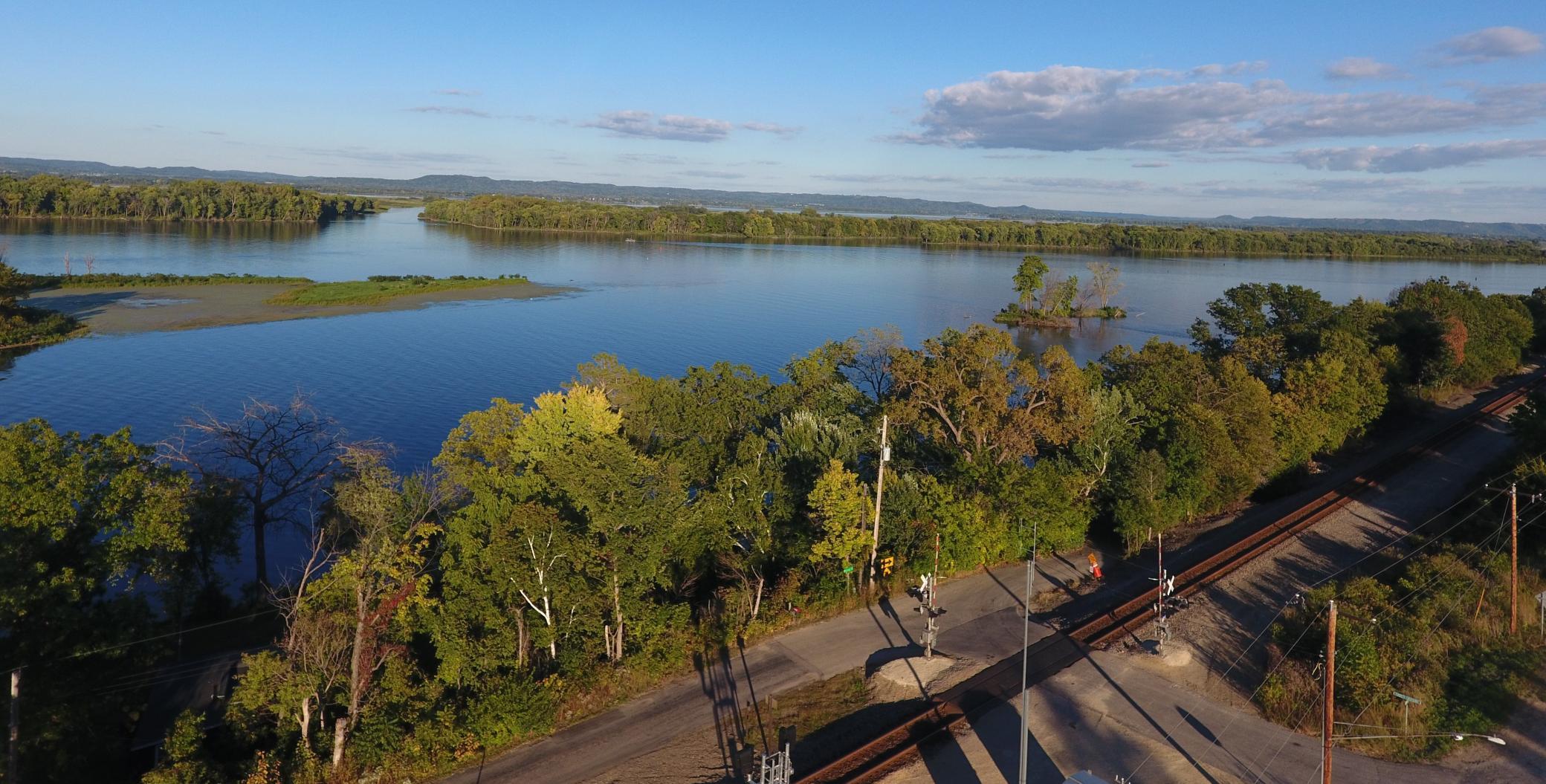 1420 River St, Dakota, MN 55925