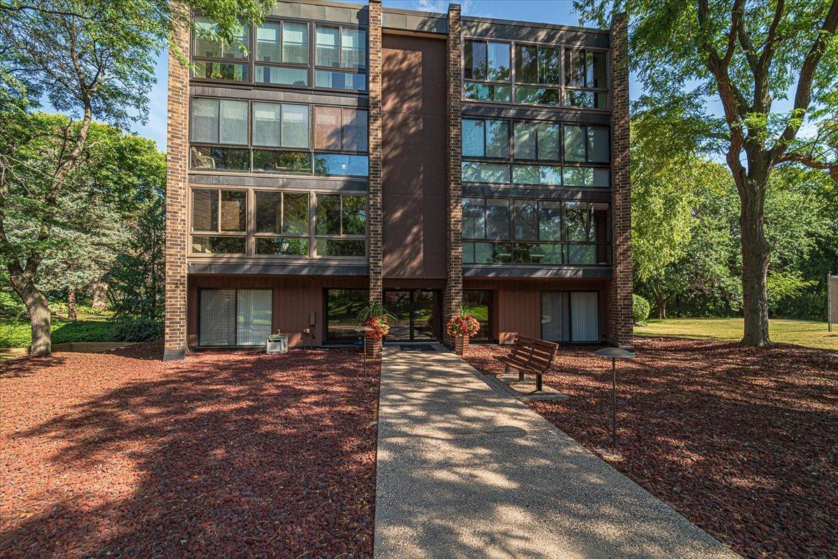 1700 Lexington Ave S #204, Lilydale, MN 55118