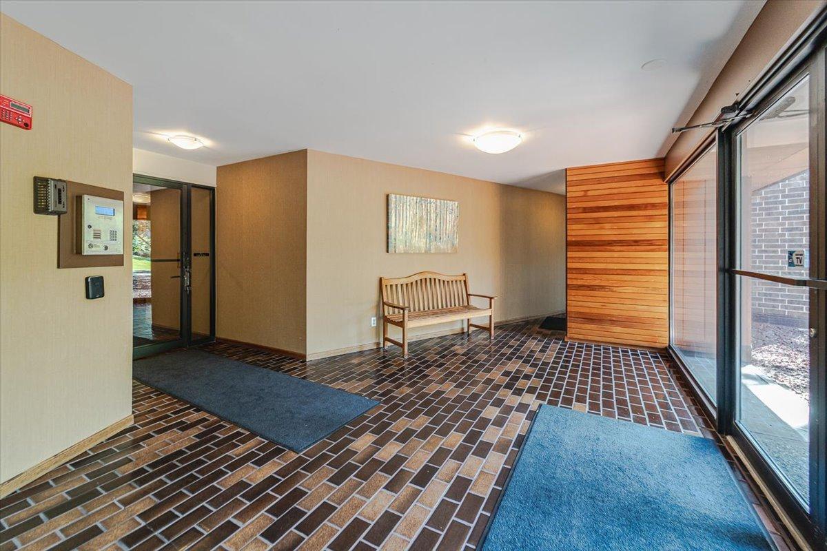 1700 Lexington Ave S #204, Lilydale, MN 55118