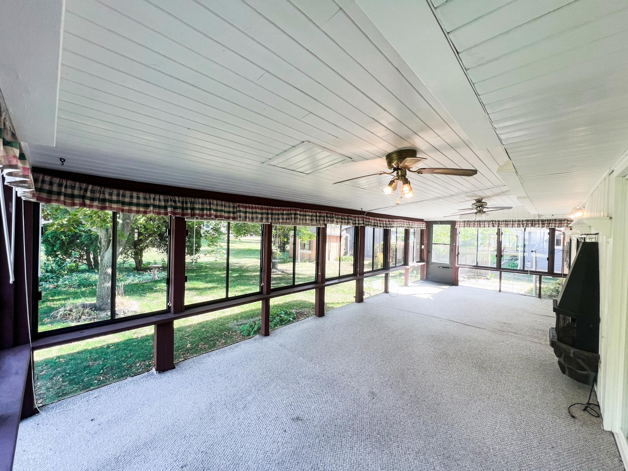 127 Elm Grove Ln, Prinsburg, MN 56281