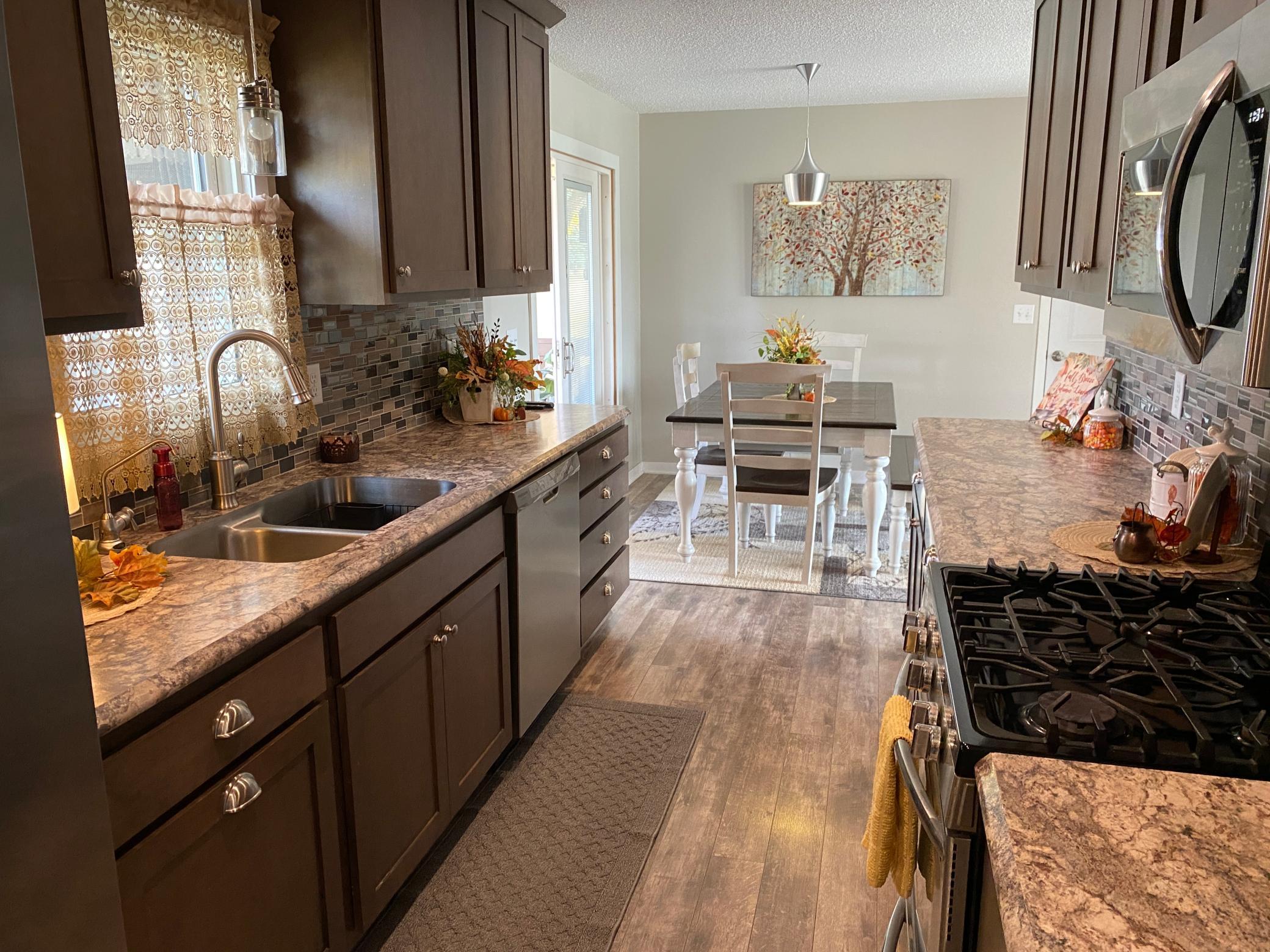324 W 6th St, Gibbon, MN 55335