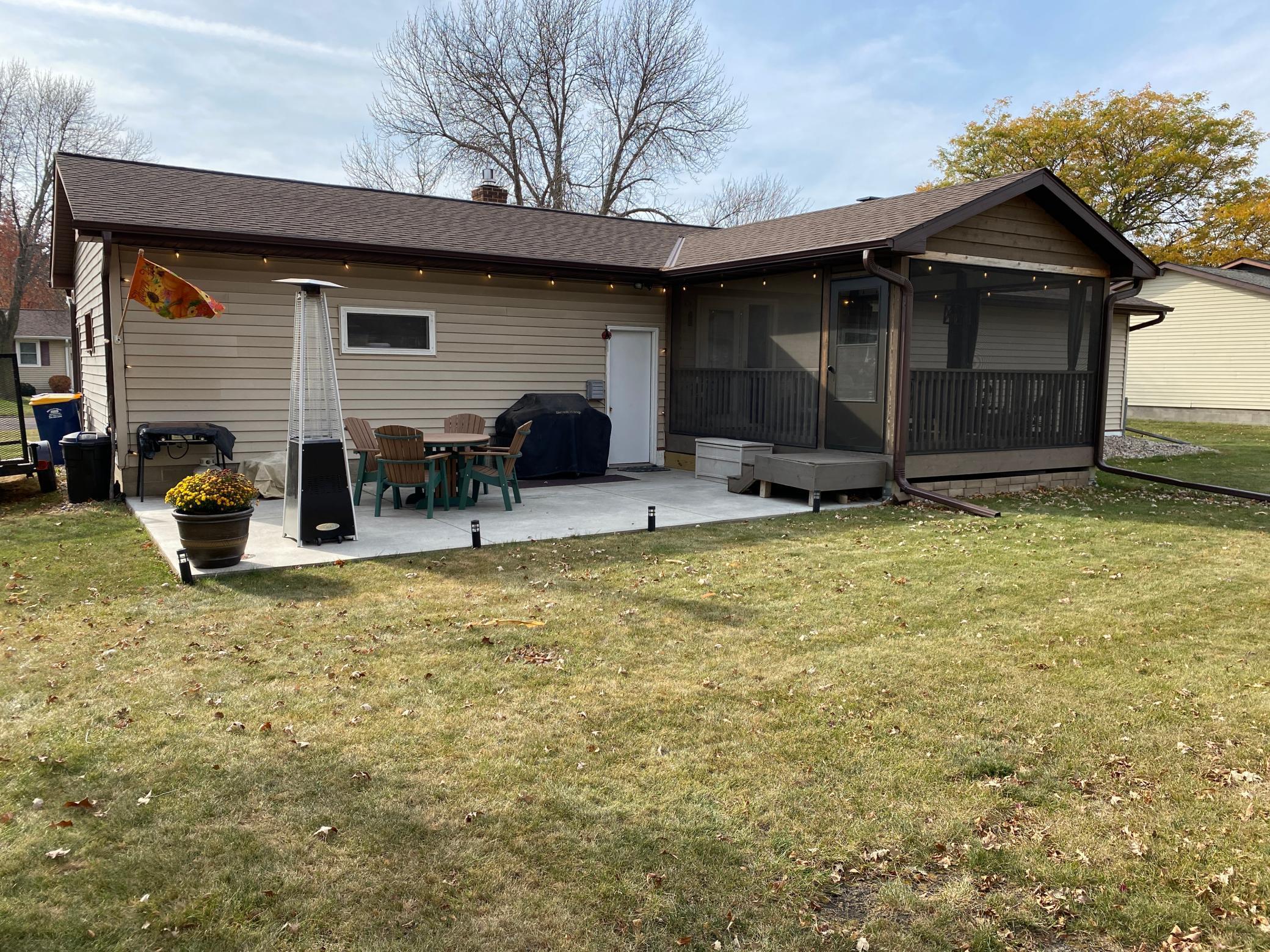 324 W 6th St, Gibbon, MN 55335