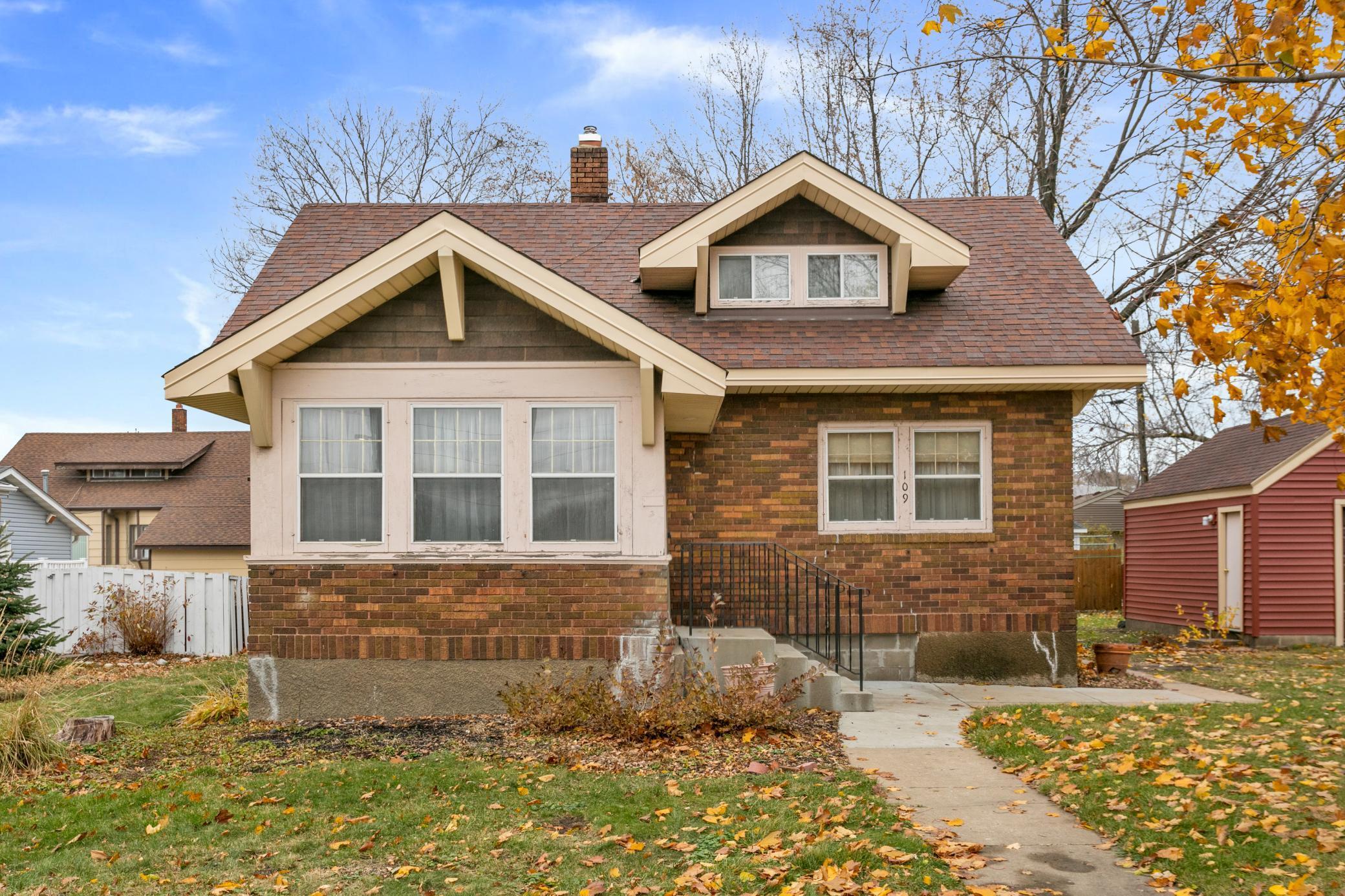 109 1st St NE, Osseo, MN 55369