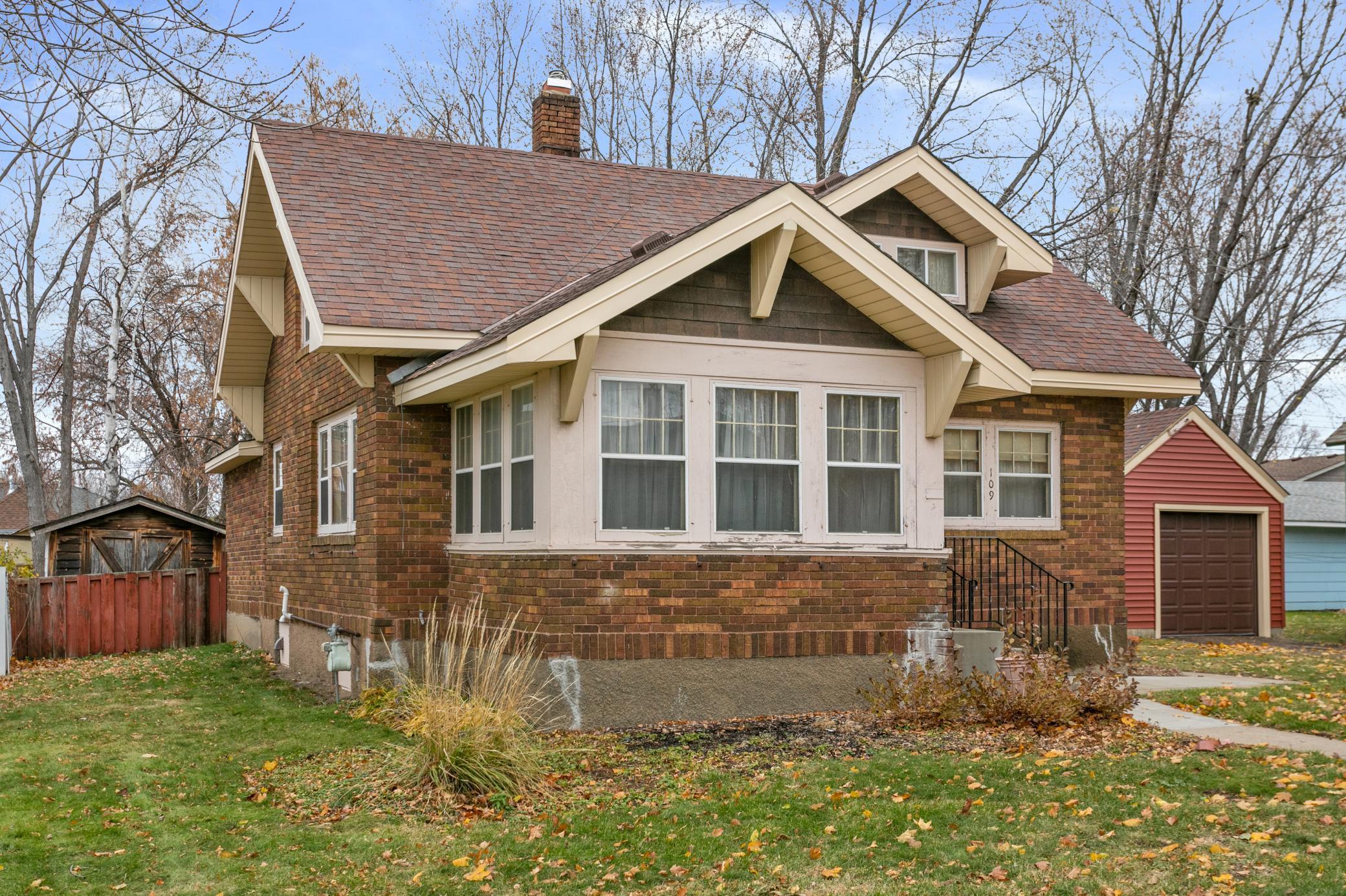 109 1st St NE, Osseo, MN 55369