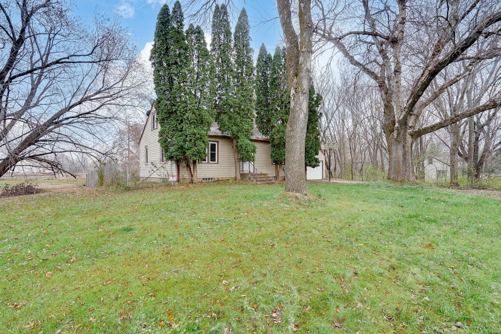4106 Scheuneman Rd, Saint Paul, MN 55110