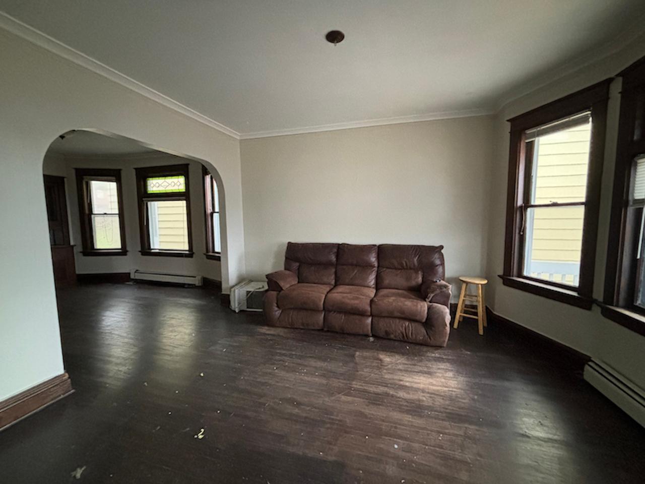 923 E 6th St, Duluth, MN 55805