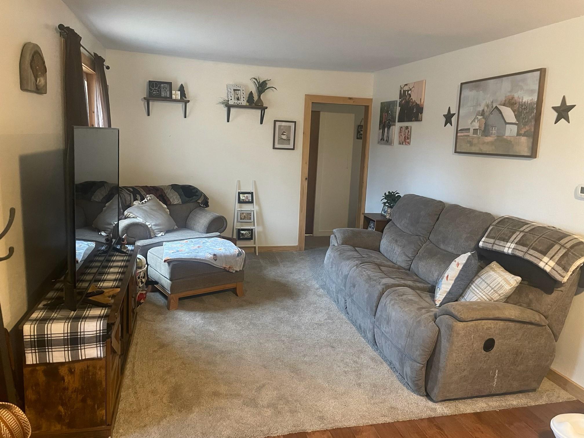 1080 Central Ave, Cohasset, MN 55721