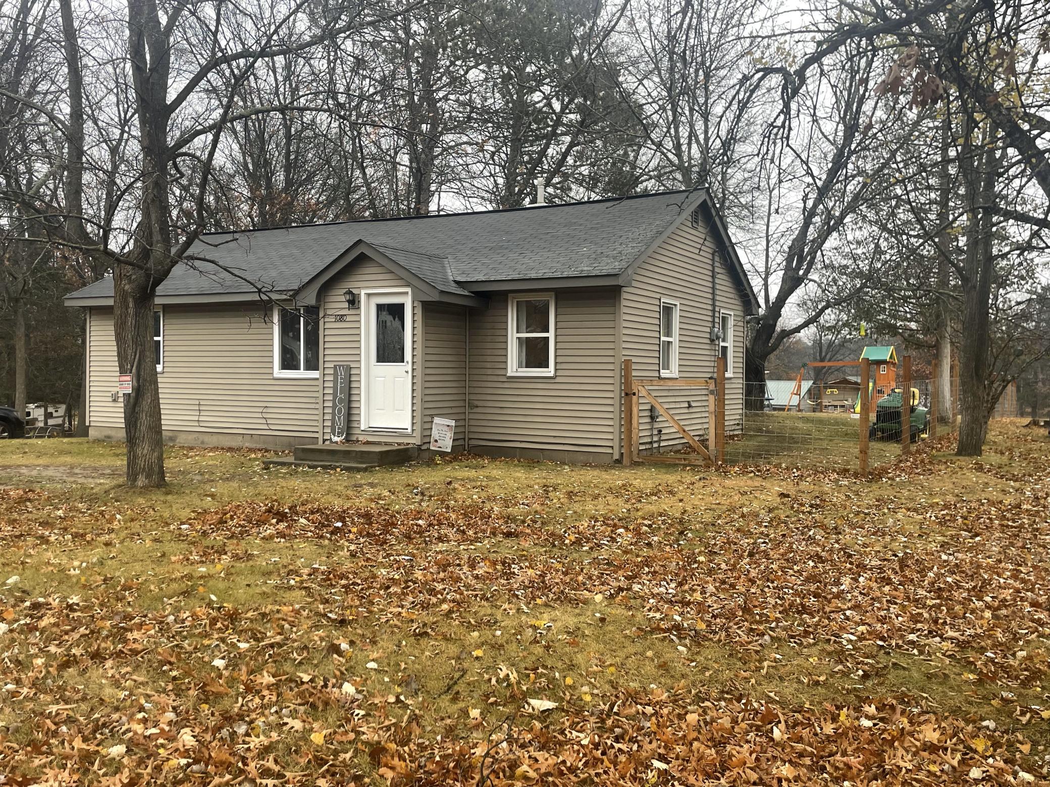 1080 Central Ave, Cohasset, MN 55721