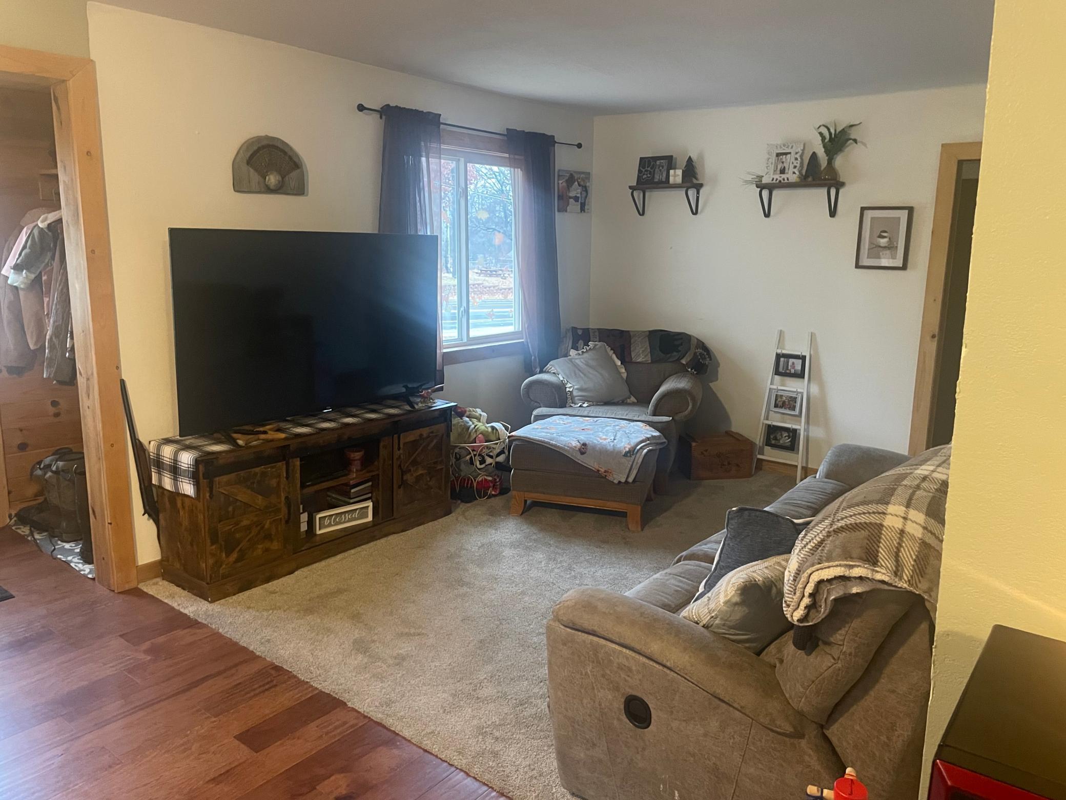 1080 Central Ave, Cohasset, MN 55721
