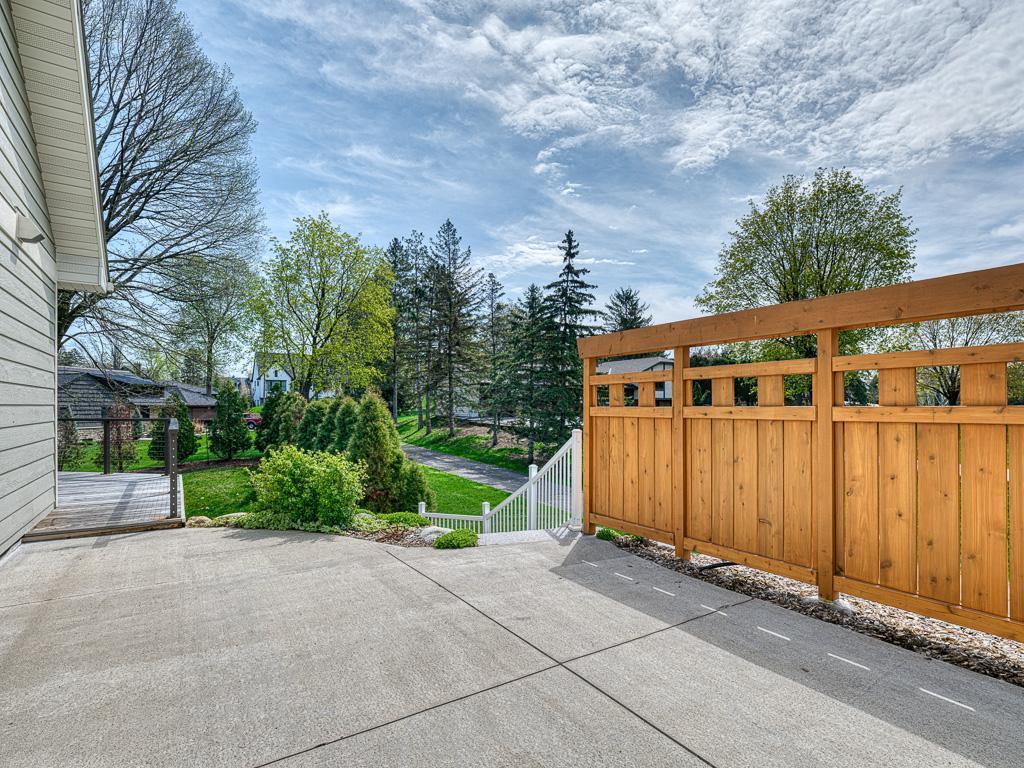 1838 Hunter Ln, Mendota Heights, MN 55118