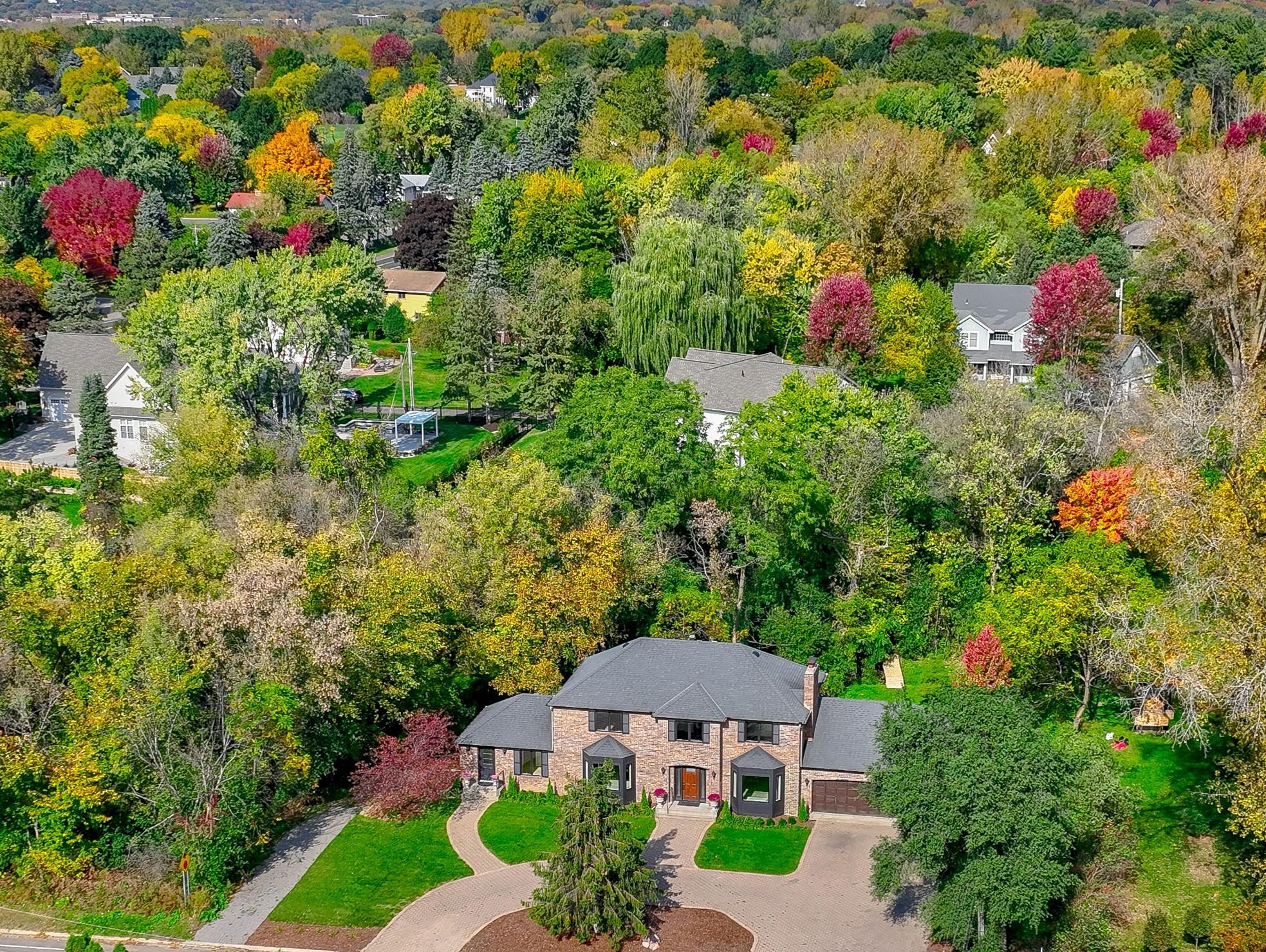 679 Marie Ave W, Mendota Heights, MN 55118