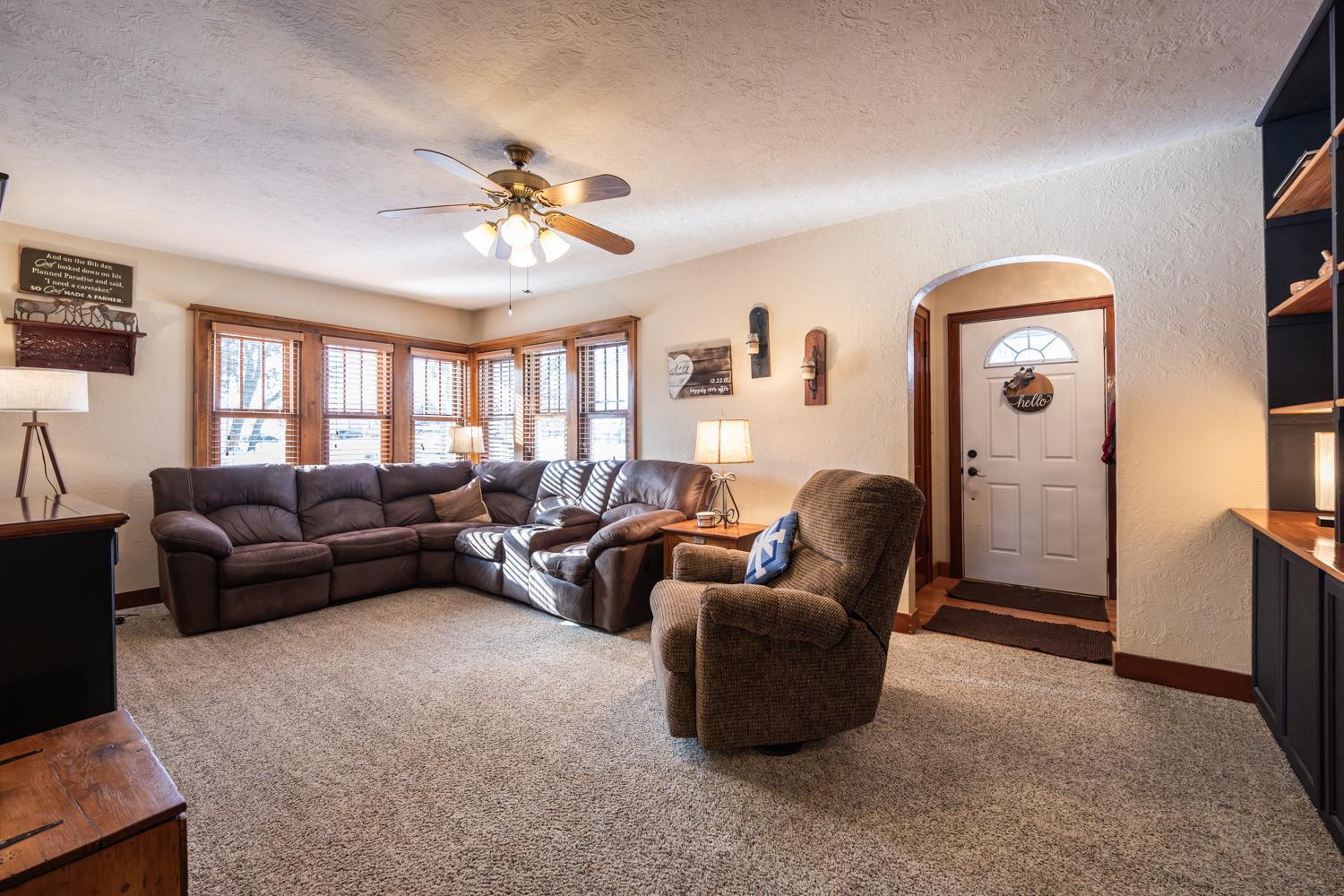 106 Harrison Ave NE, Racine, MN 55967