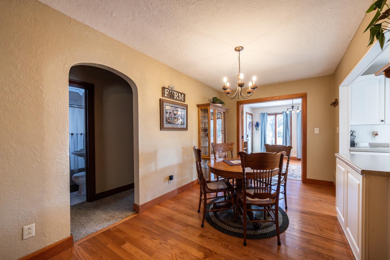 106 Harrison Ave NE, Racine, MN 55967