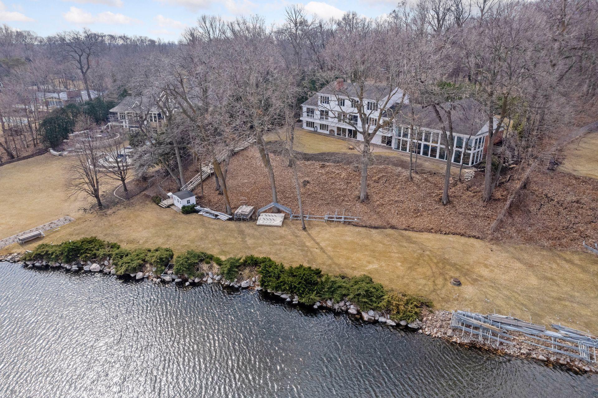 2496 Old Beach Rd, Wayzata, MN 55391
