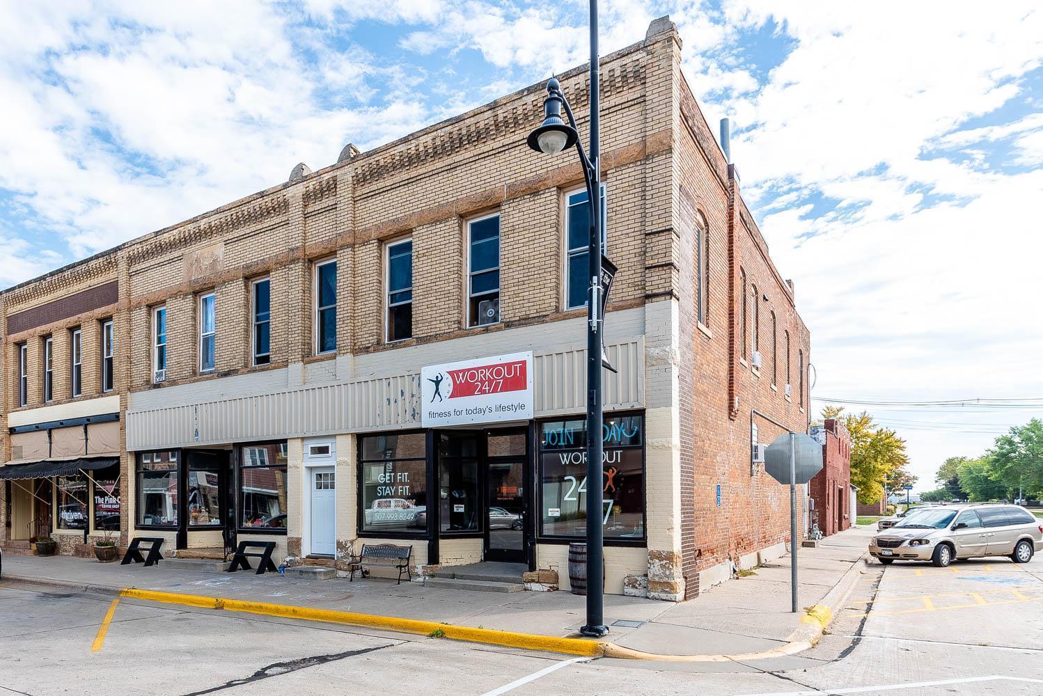 147 S Broadway, Wells, MN 56097