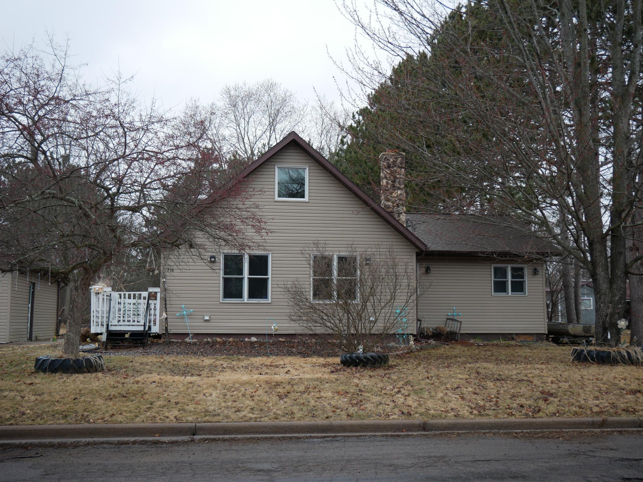 718 E 9th St S, Ladysmith, WI 54848