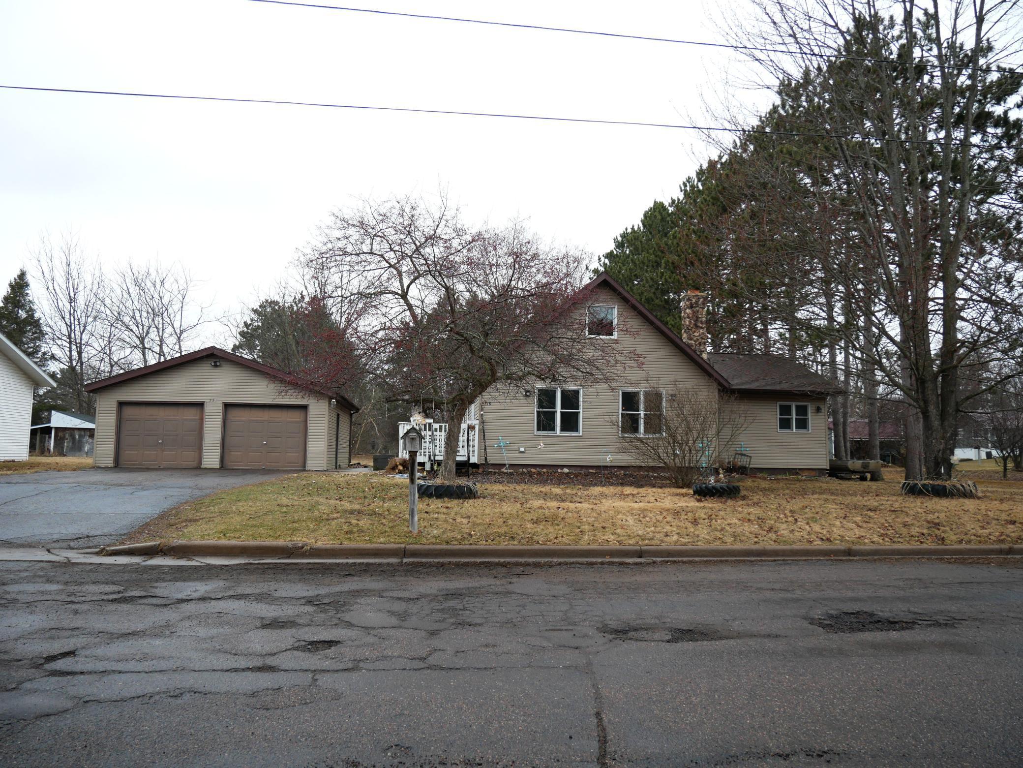 718 E 9th St S, Ladysmith, WI 54848
