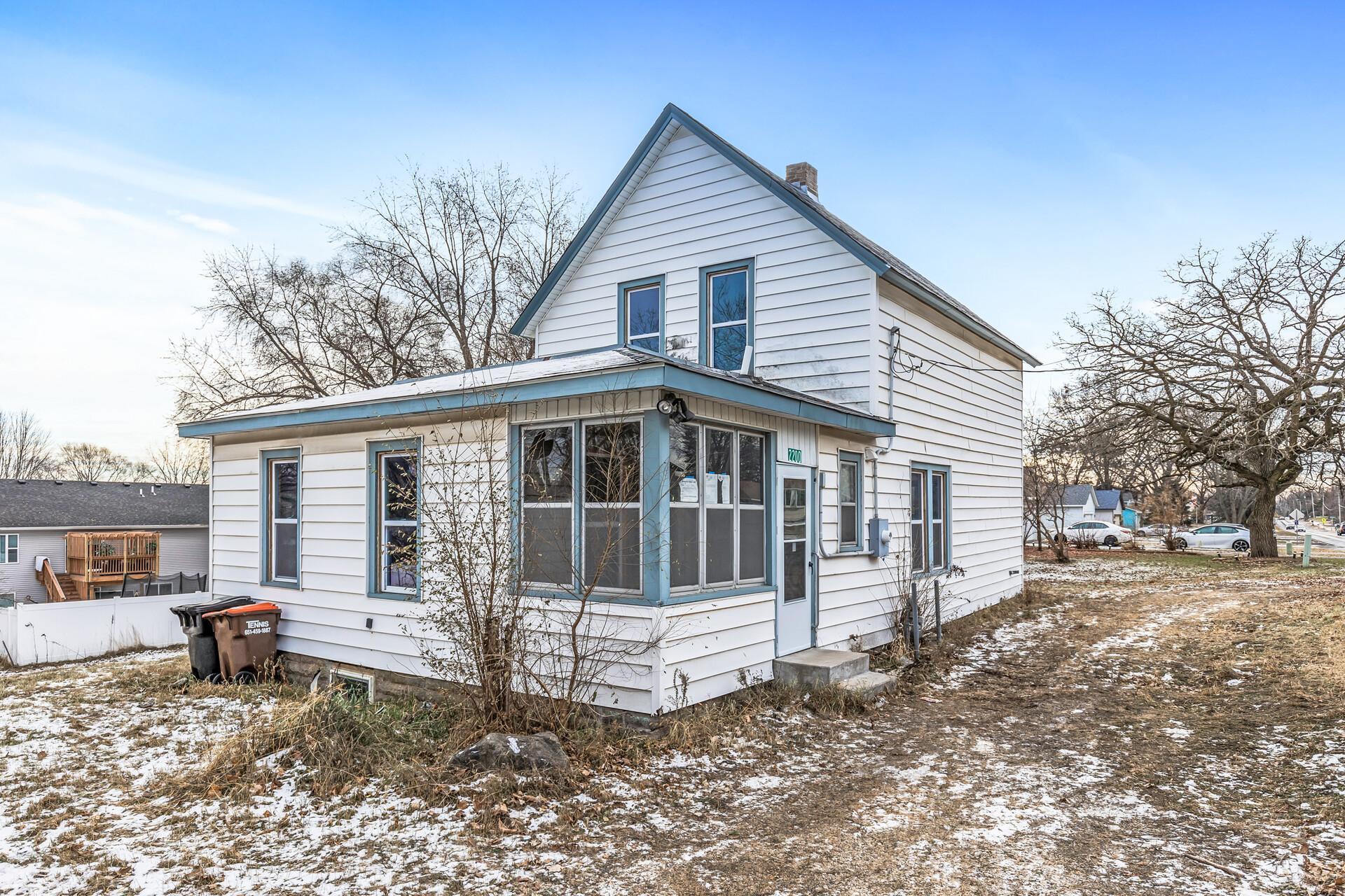 2200 English St, Maplewood, MN 55109