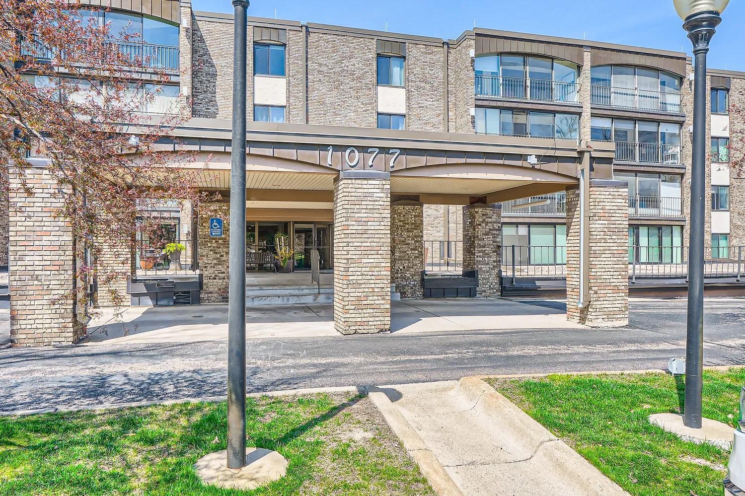1077 Sibley Memorial Hw #610, Saint Paul, MN 55118