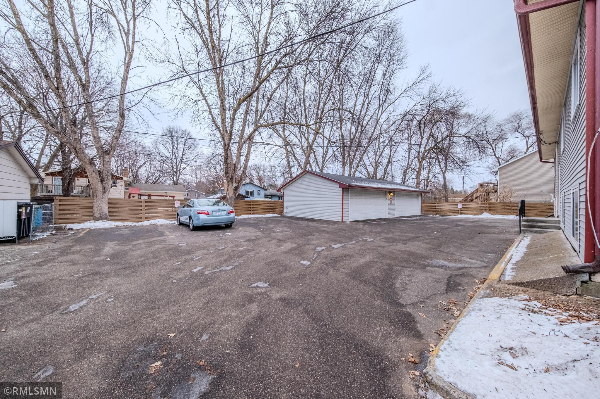 7230 W River Rd, Brooklyn Center, MN 55430