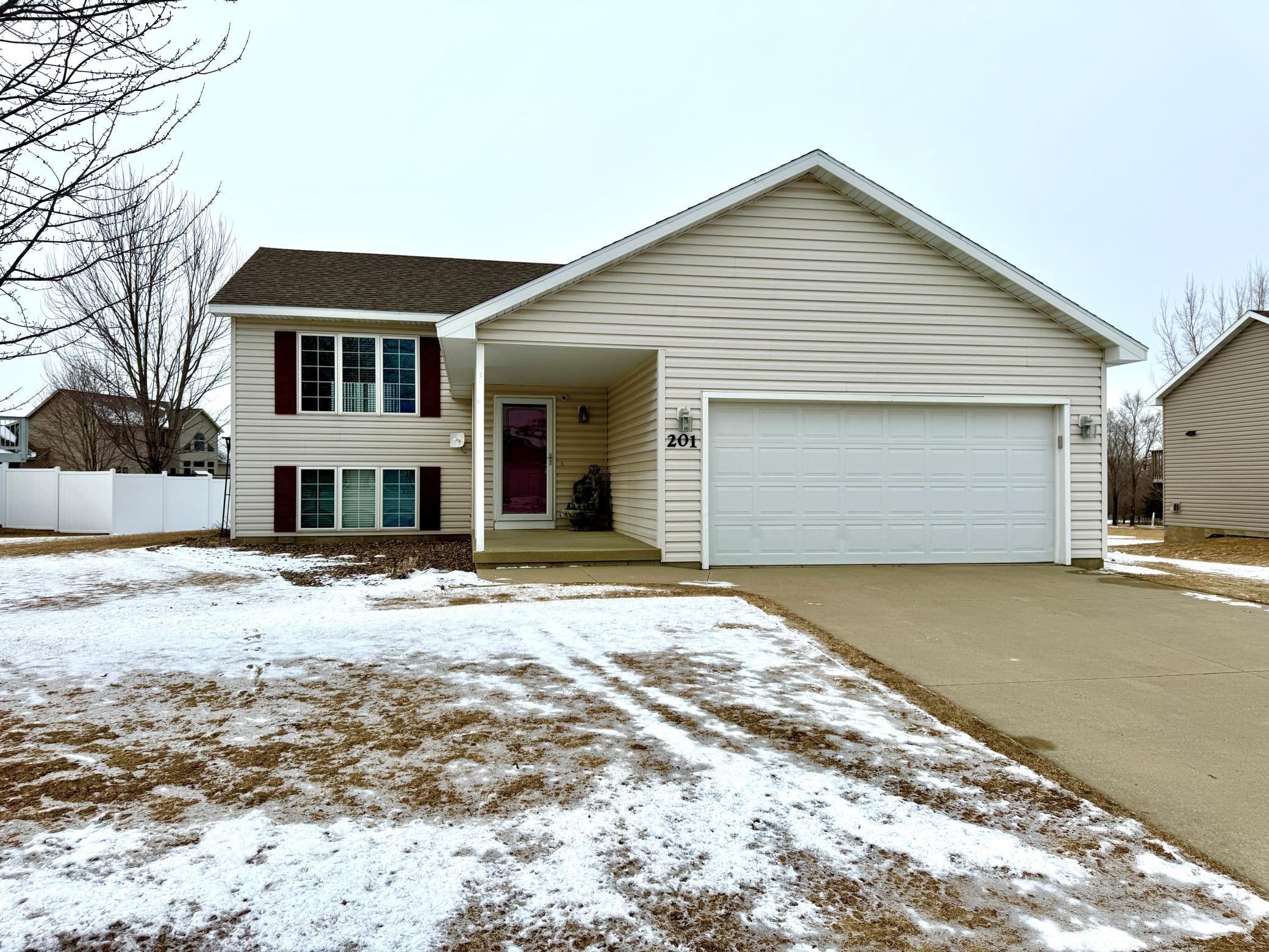 201 5th St NE, Racine, MN 55967