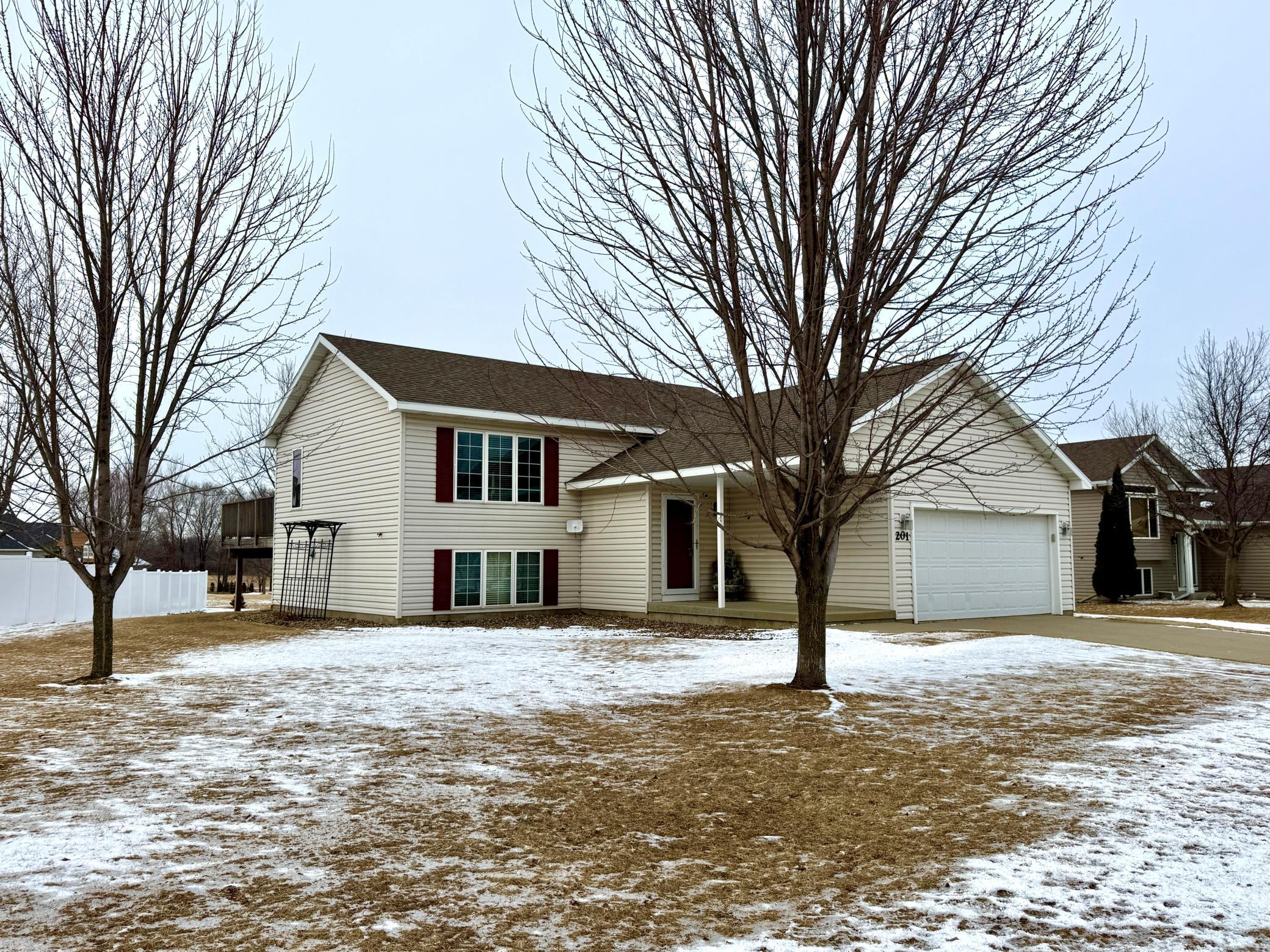 201 5th St NE, Racine, MN 55967