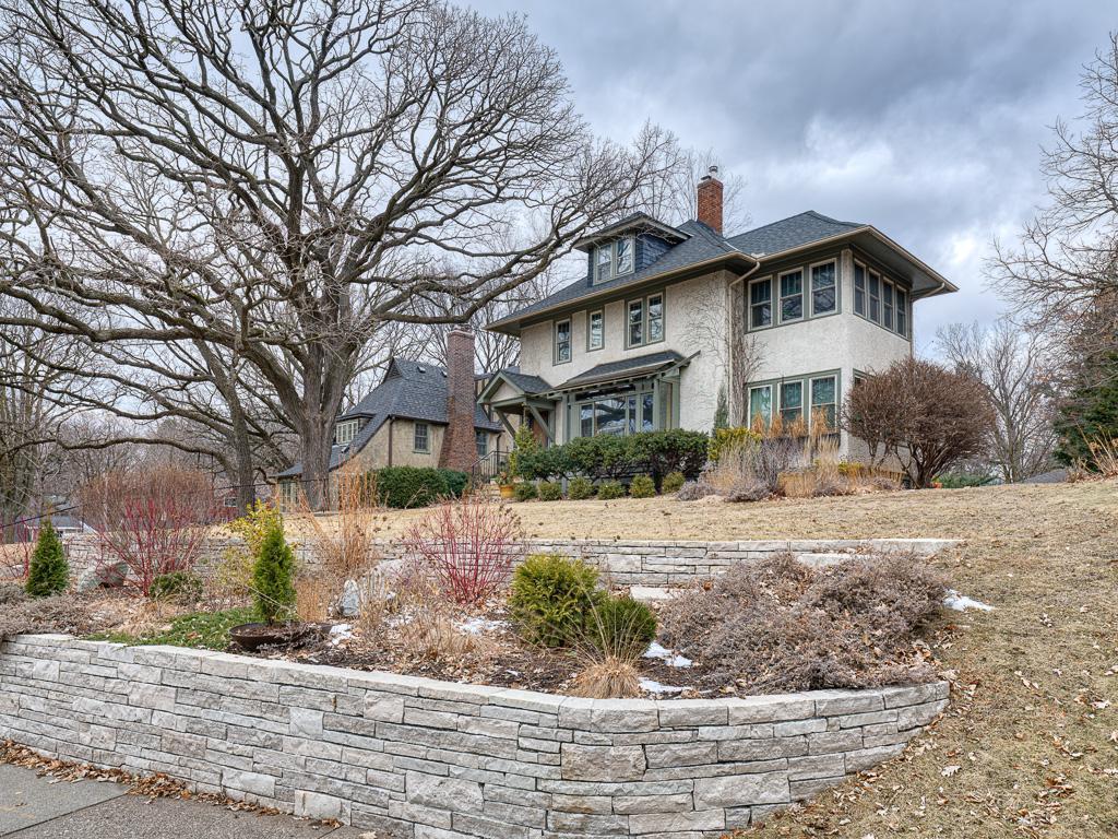 2141 Doswell Ave, Saint Paul, MN 55108