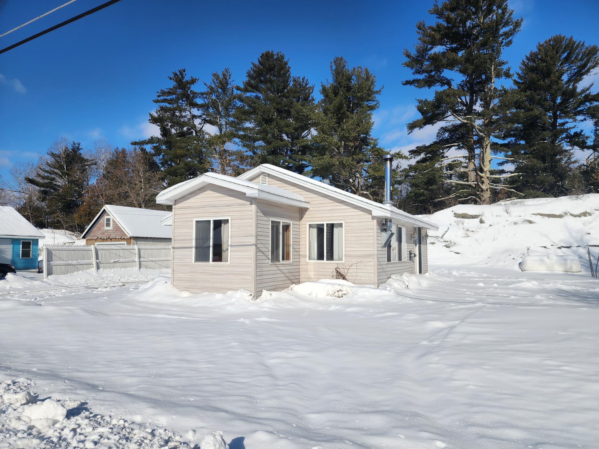32 Dalles Ave, Carlton, MN 55718
