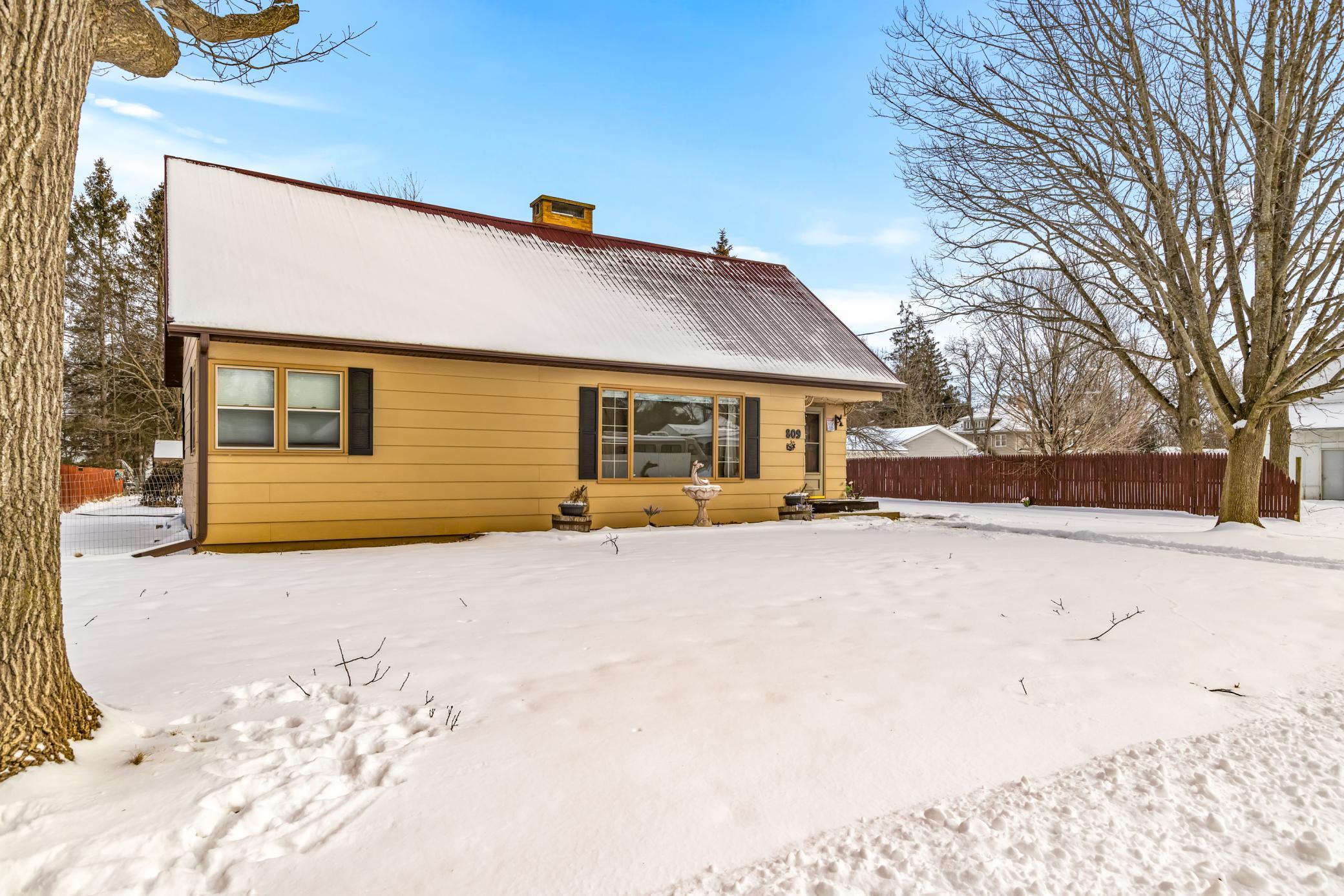 809 E 4th St N, Ladysmith, WI 54848