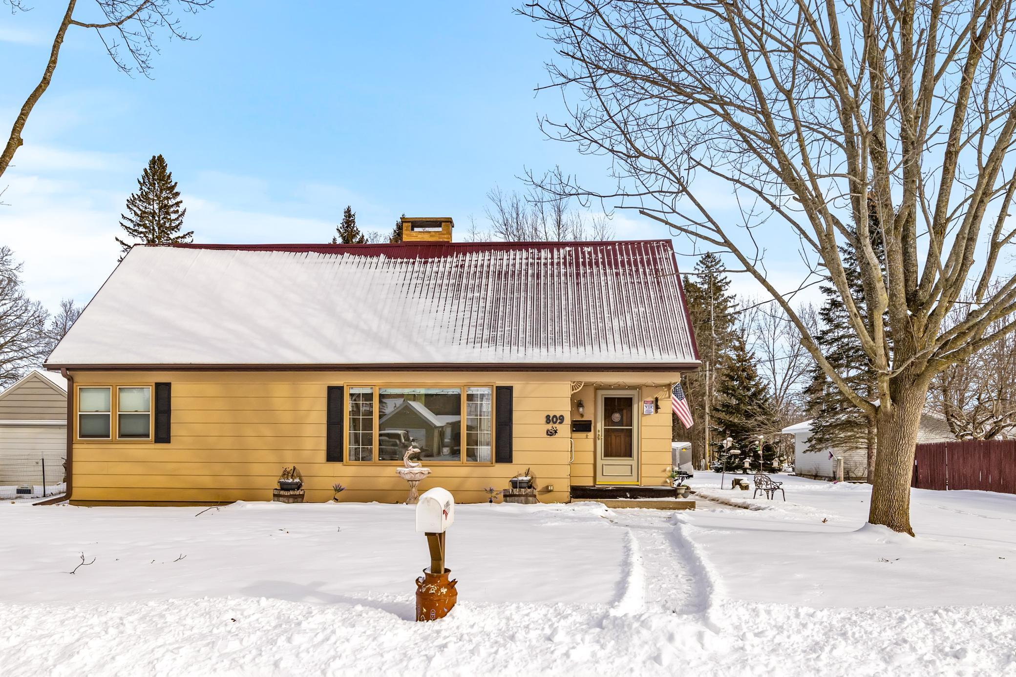 809 E 4th St N, Ladysmith, WI 54848