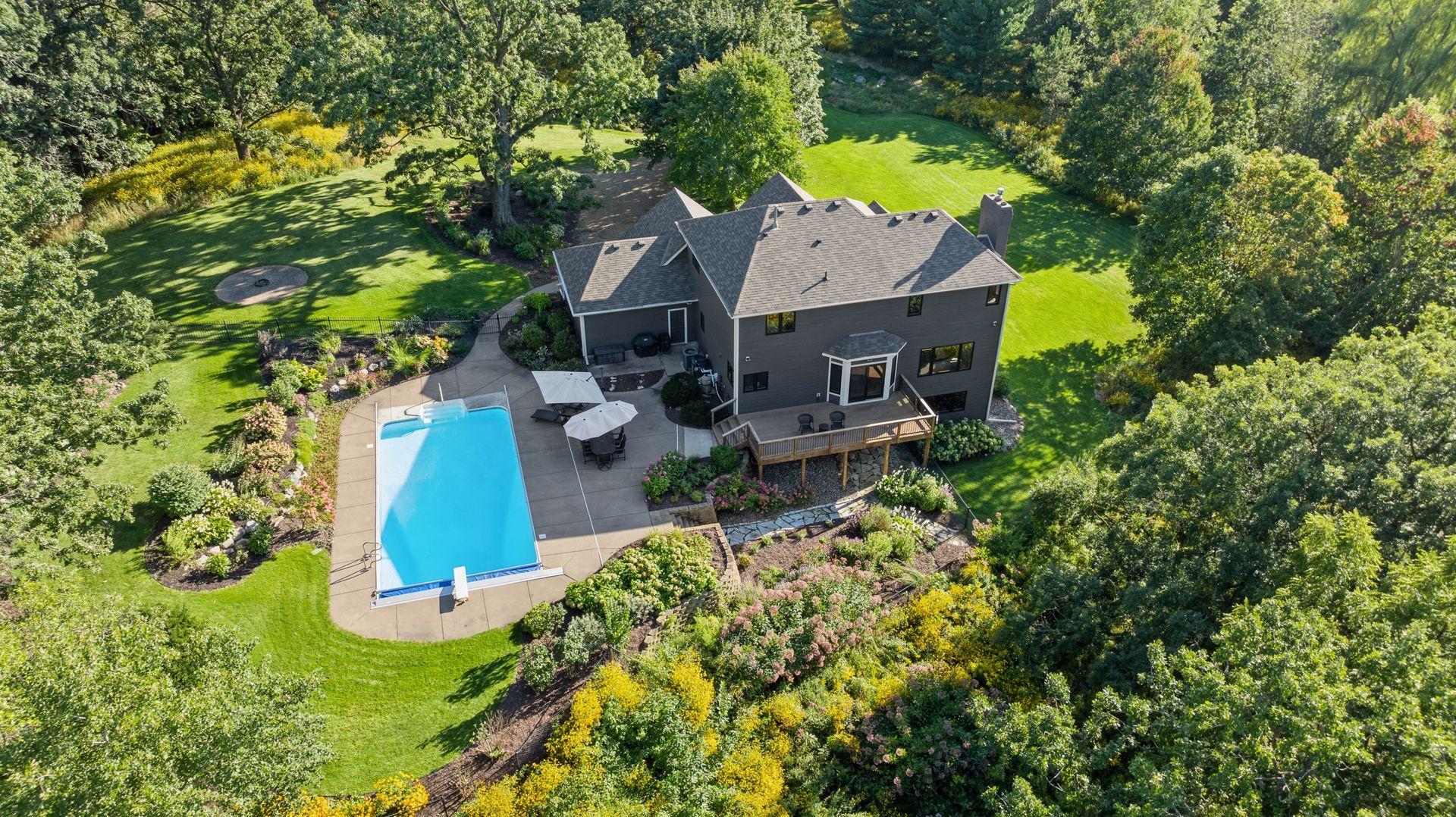 7420 Military Rd, Woodbury, MN 55129