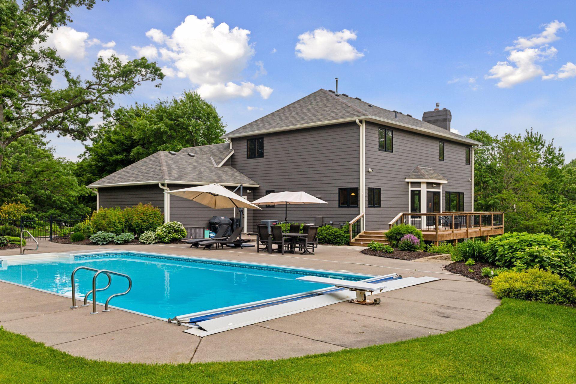 7420 Military Rd, Woodbury, MN 55129