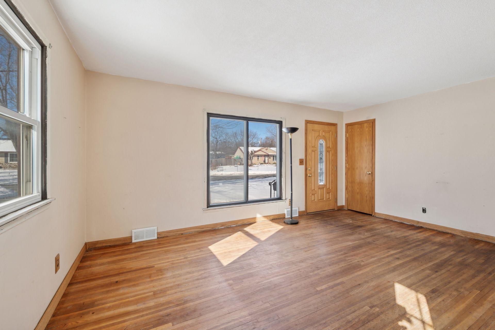 5856 Rhode Island Ave N, Crystal, MN 55428