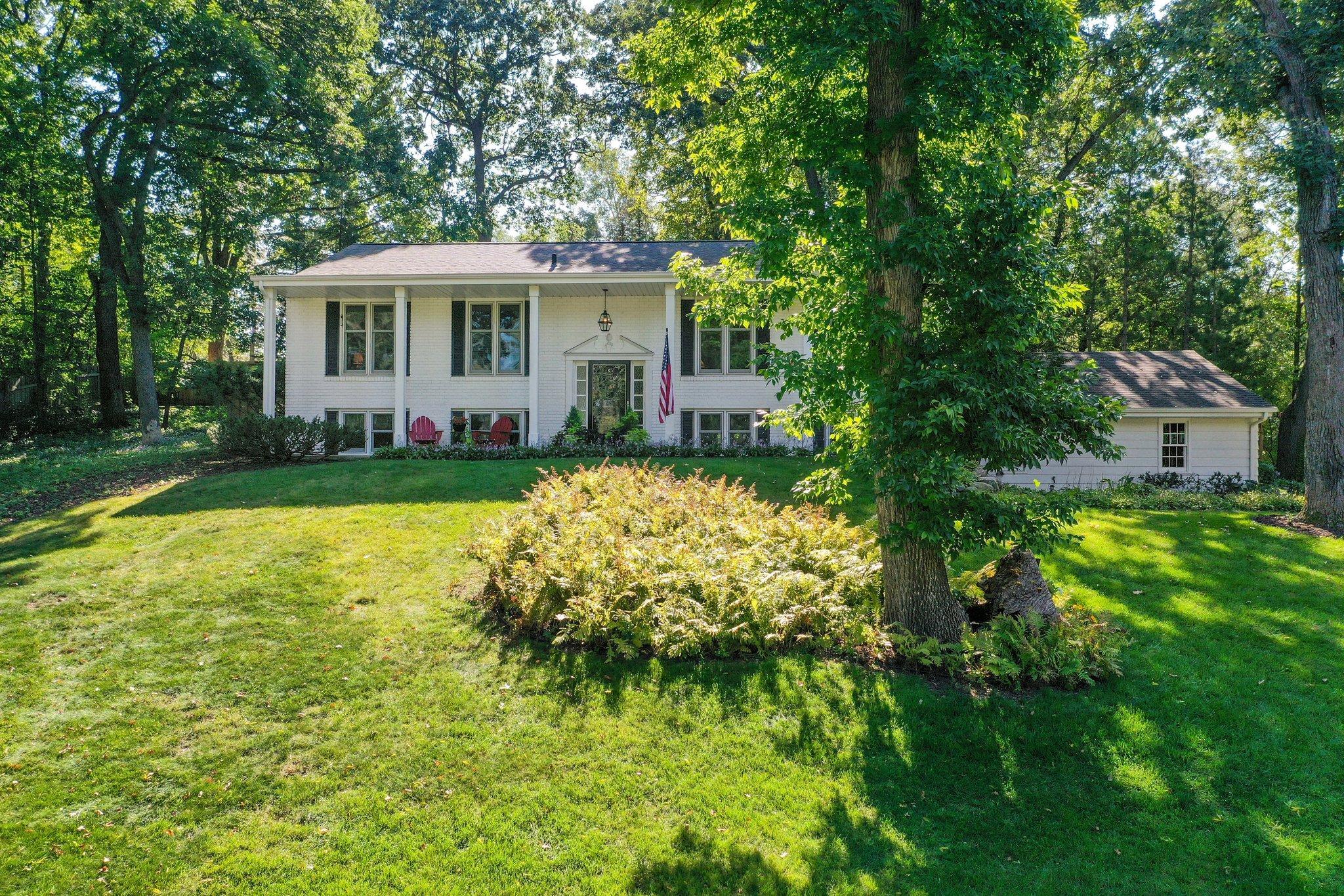 2307 Sheridan Hills Rd, Minnetonka, MN 55391