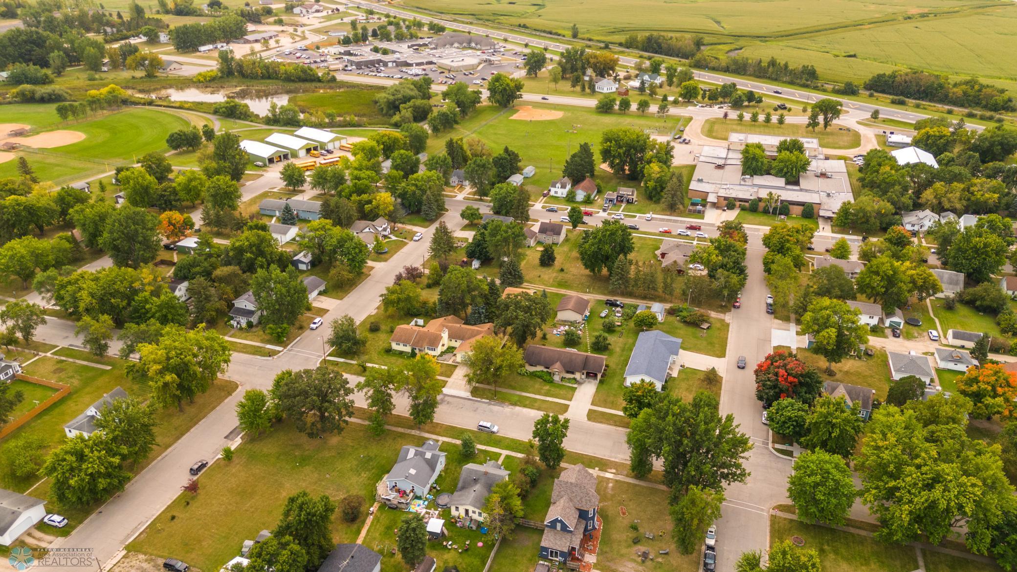 716 2nd St NE, Fosston, MN 56542
