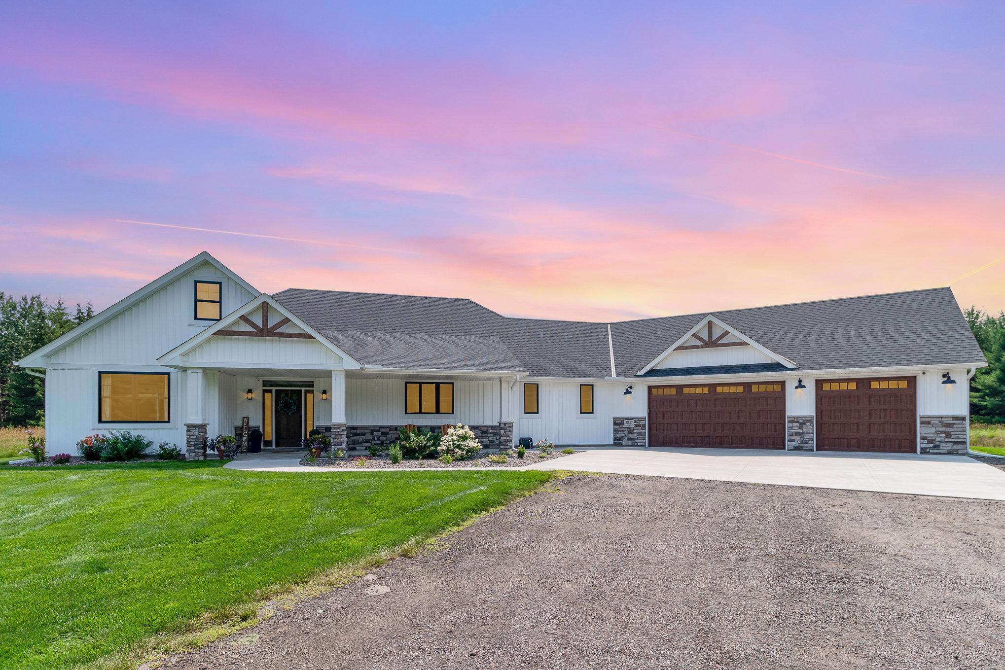 3837 455th St, Harris, MN 55032