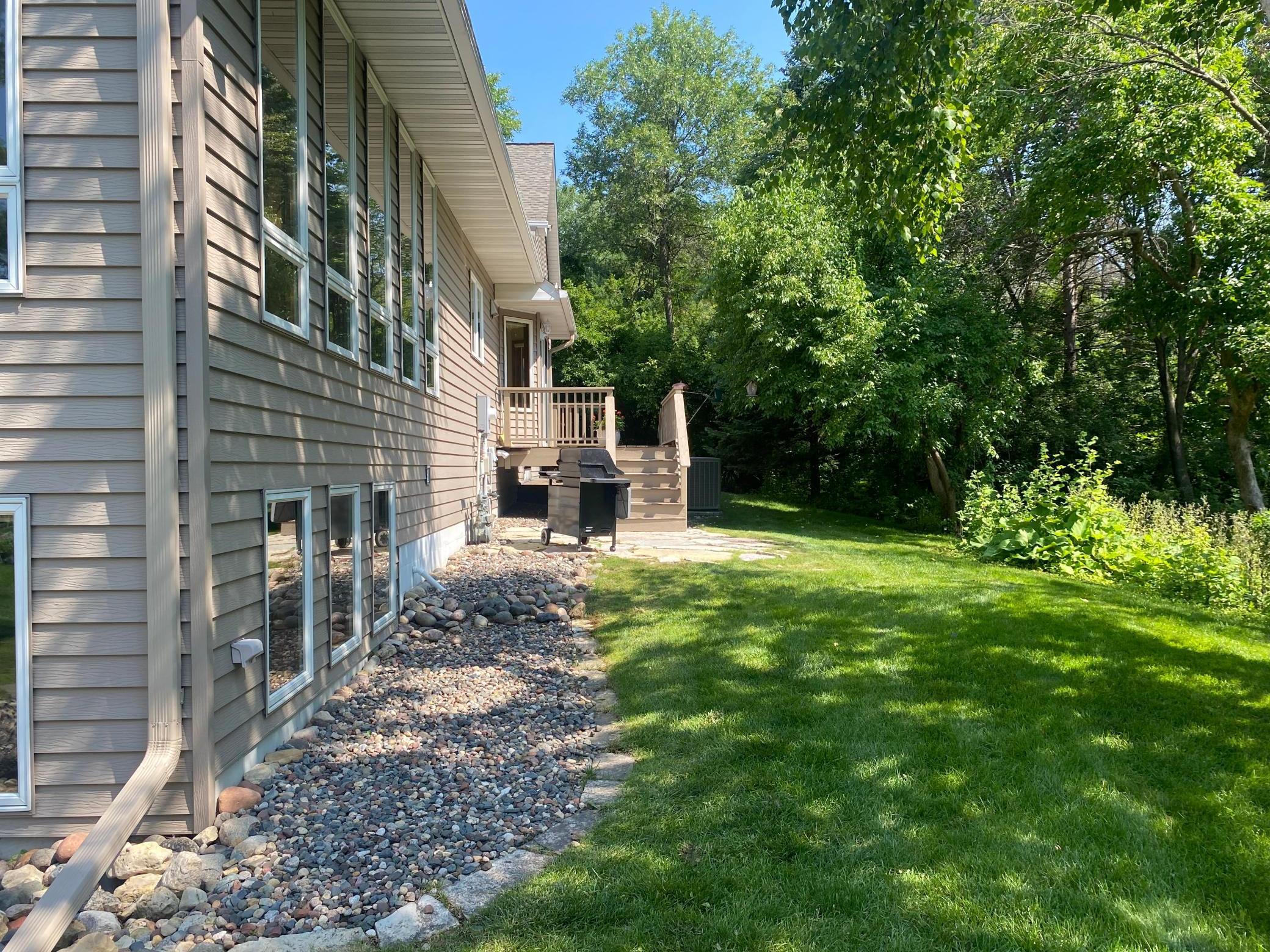 1762 Delaware Ave, West Saint Paul, MN 55118