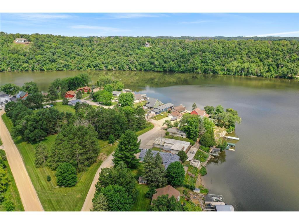 40543 Ryans Bay Rd, Zumbro Falls, MN 55991