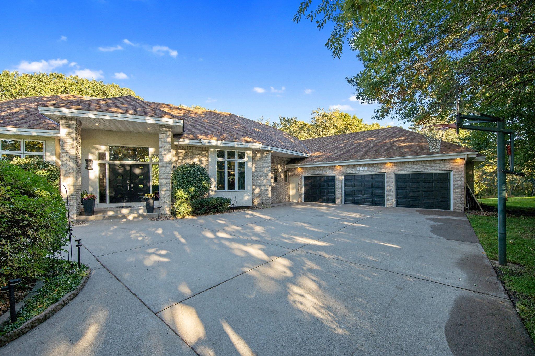9141 Inverness Cir, Ramsey, MN 55303