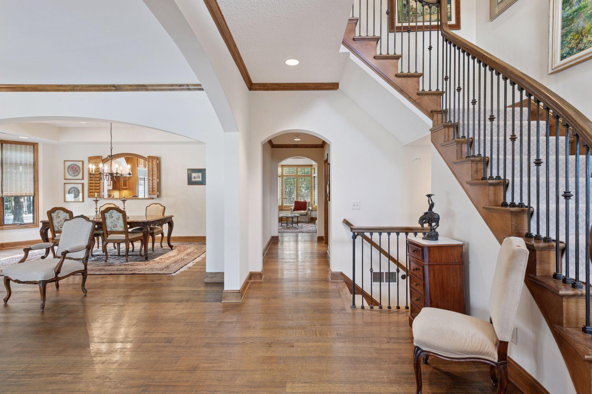 317 Coventry Ln, Edina, MN 55435