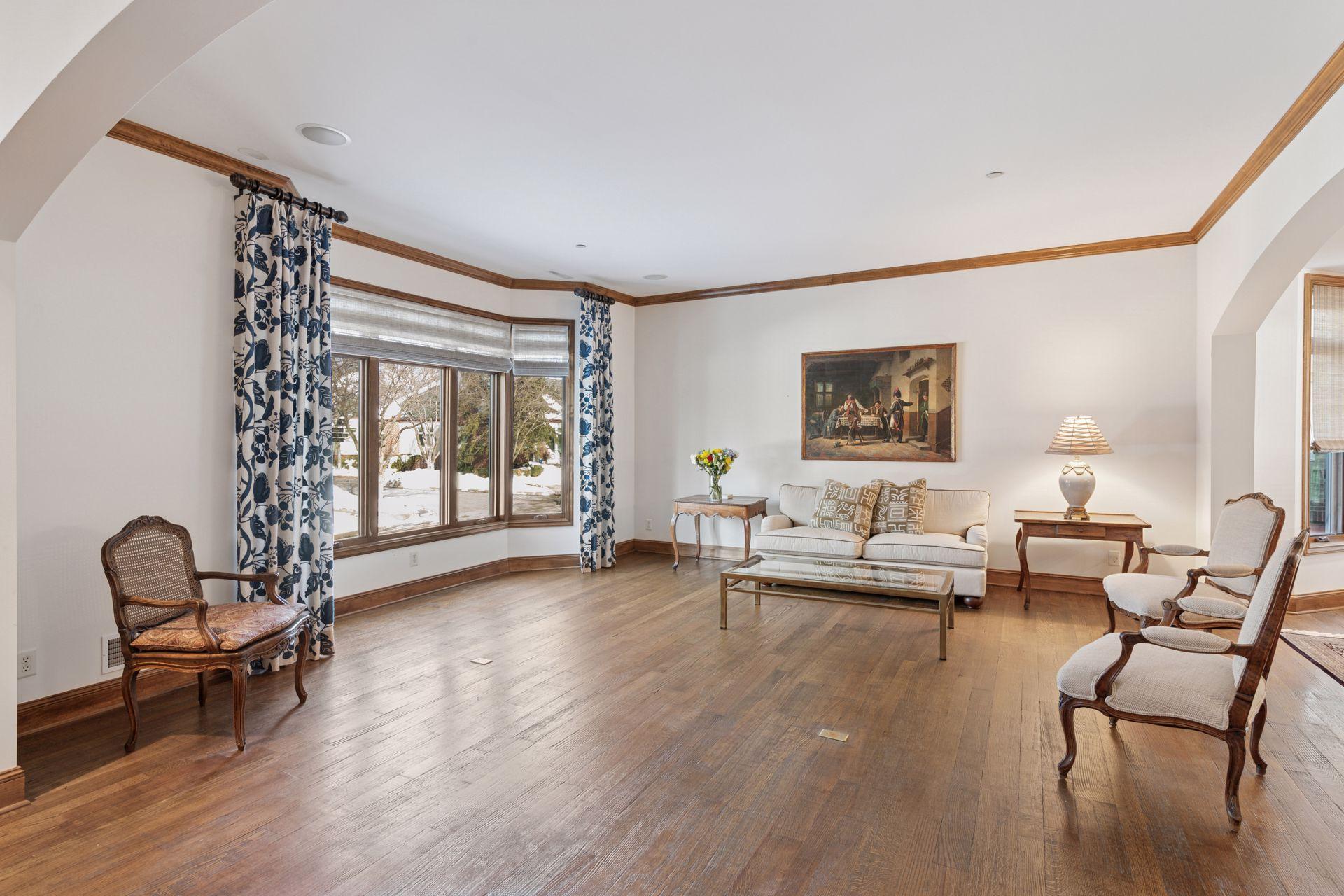 317 Coventry Ln, Edina, MN 55435