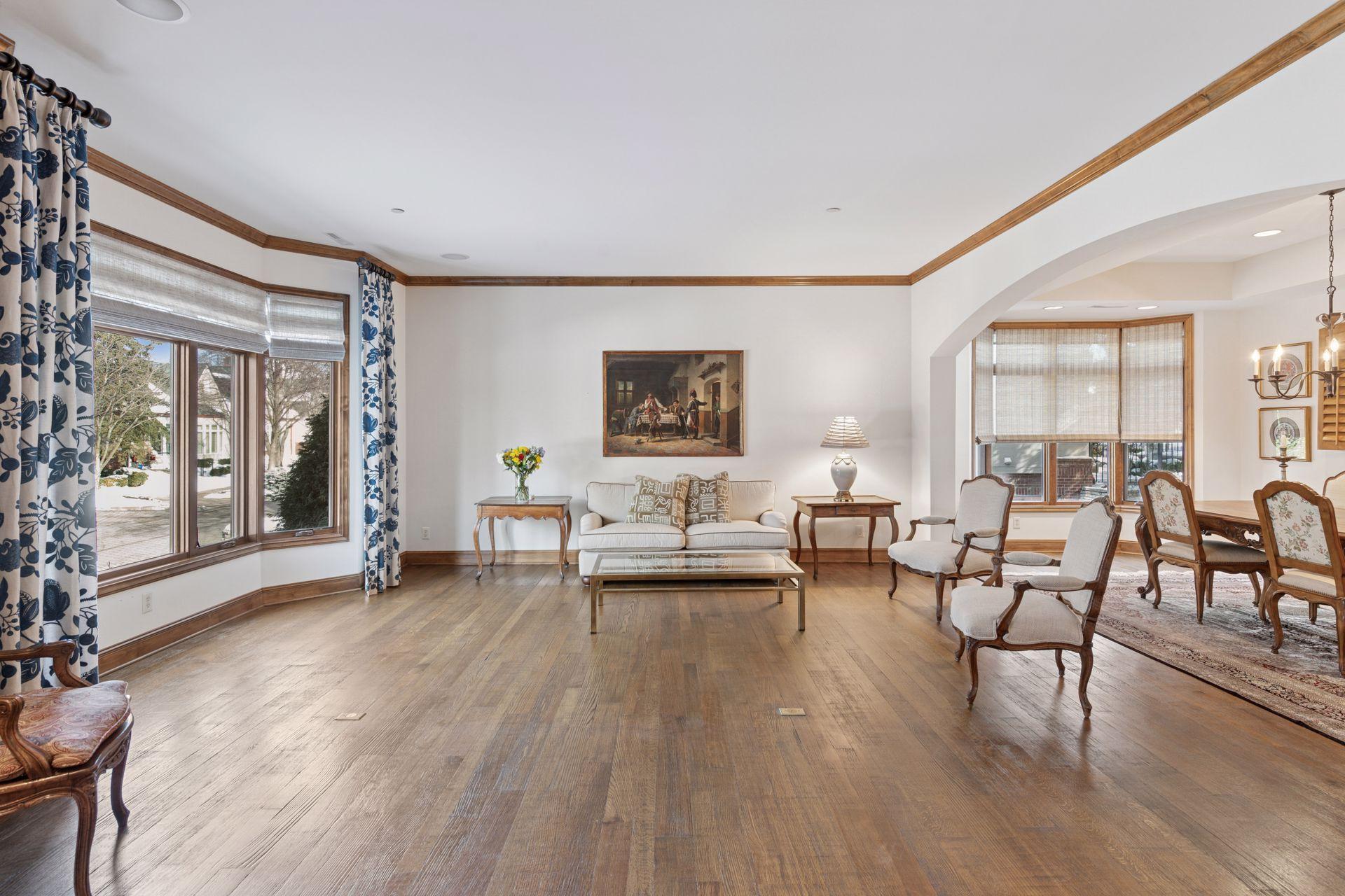 317 Coventry Ln, Edina, MN 55435