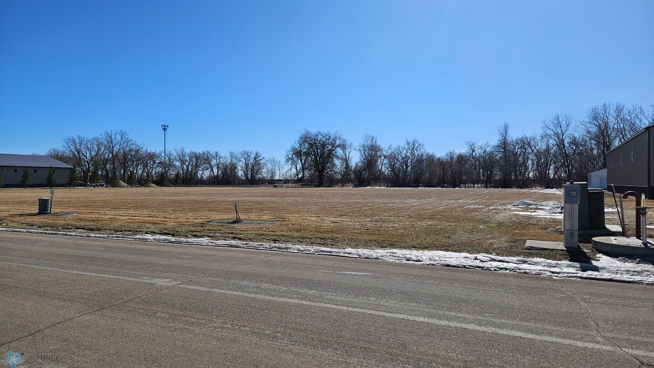 437 2nd St SE, Glyndon, MN 56547