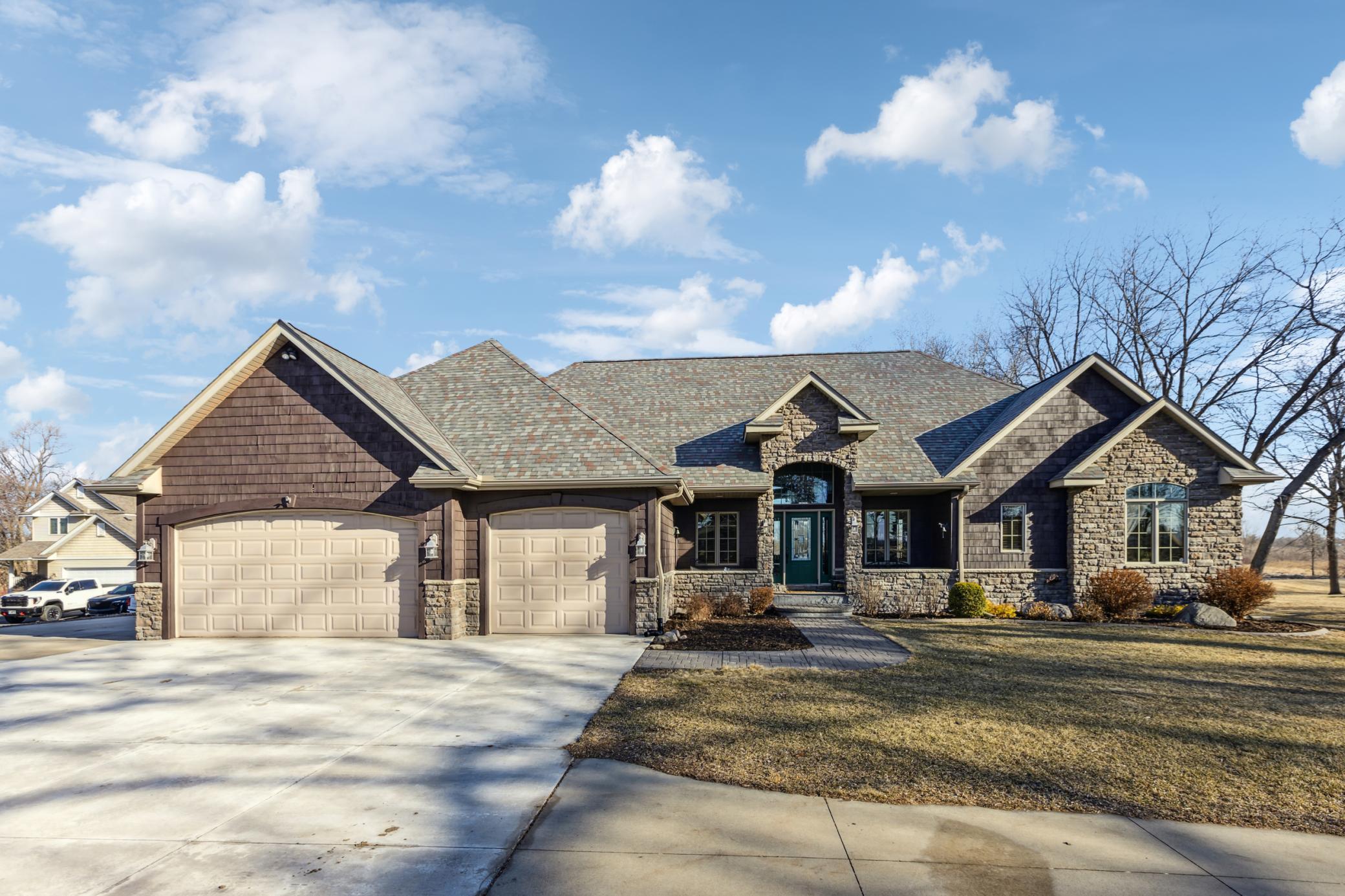 1742 Us Highway 12 SW, Montrose, MN 55363