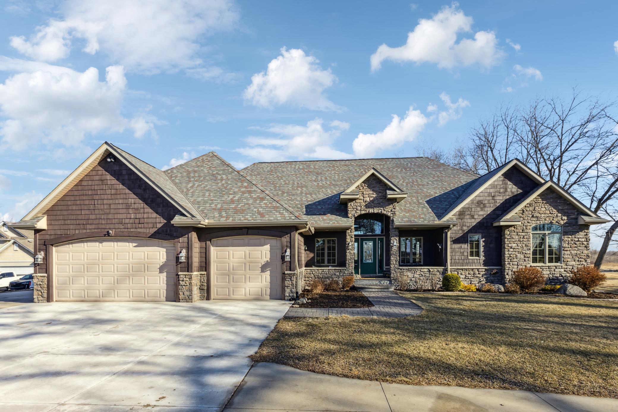 1742 Us Highway 12 SW, Montrose, MN 55363