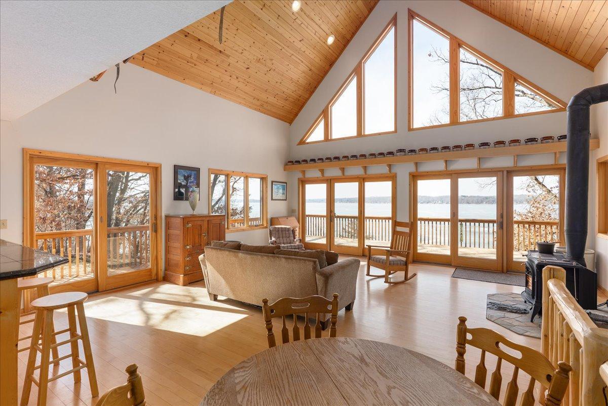 85 E Cedar Lake Ct, Star Prairie, WI 54026