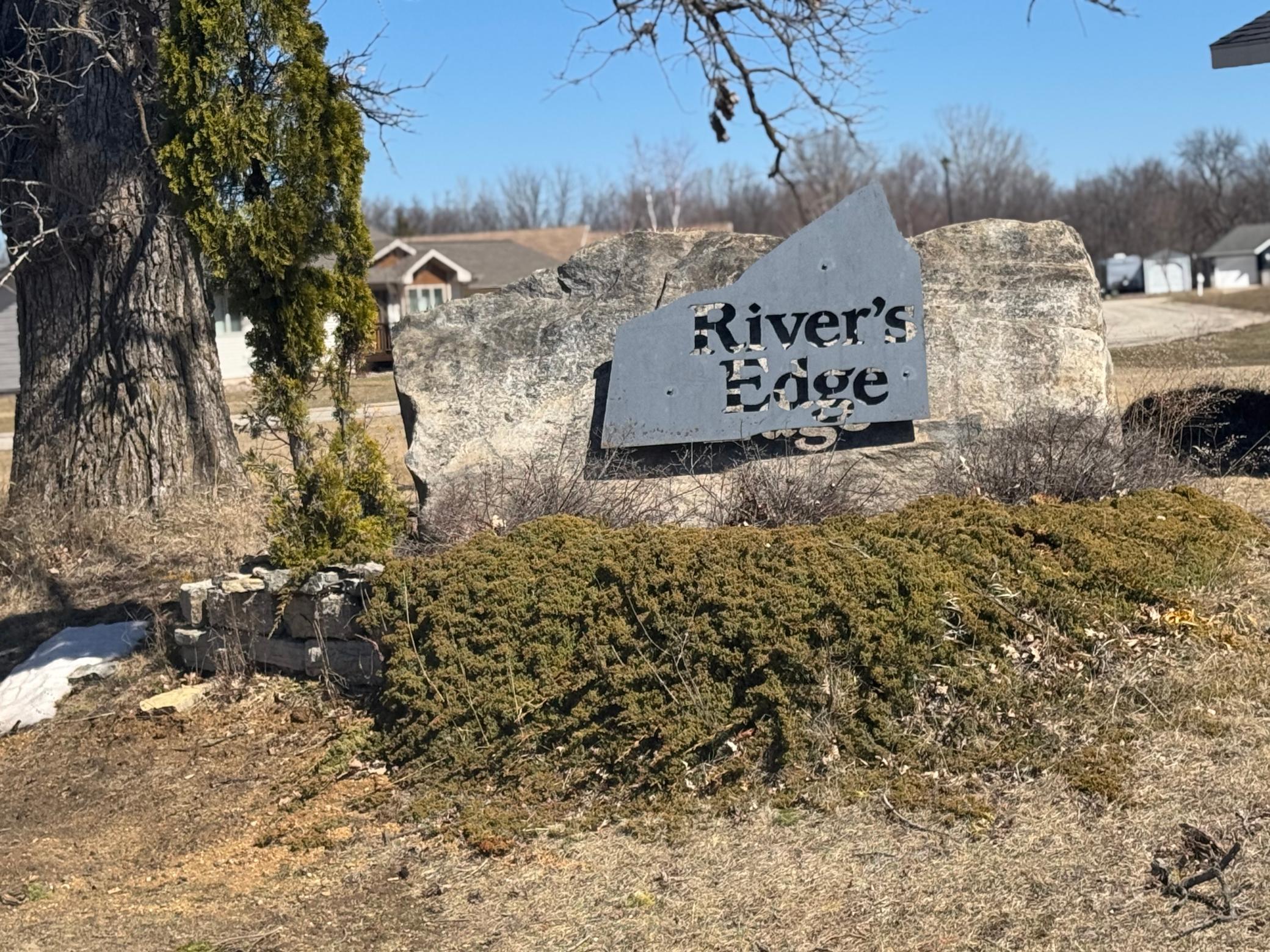 108 Miller Ct, Le Roy, MN 55951
